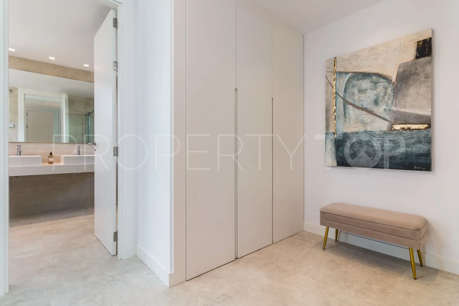 Se vende apartamento planta baja en Santa Clara con 3 dormitorios