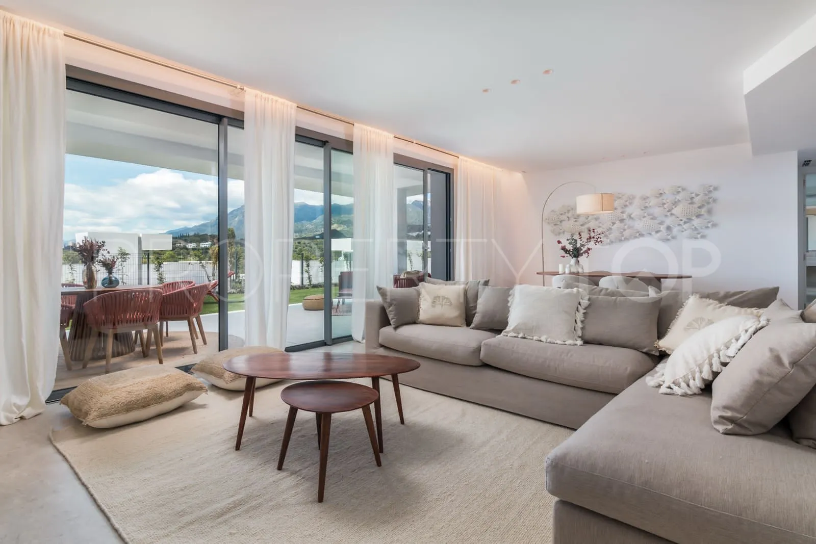 Se vende apartamento planta baja en Santa Clara con 3 dormitorios