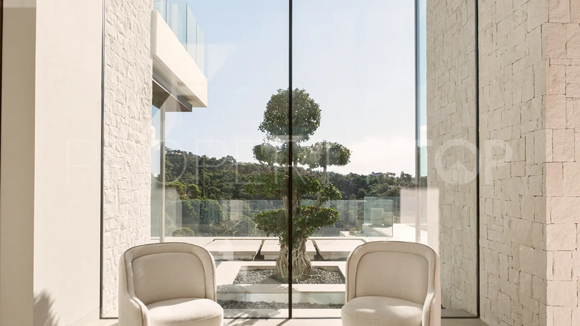Casa de 9 dormitorios en venta en La Zagaleta