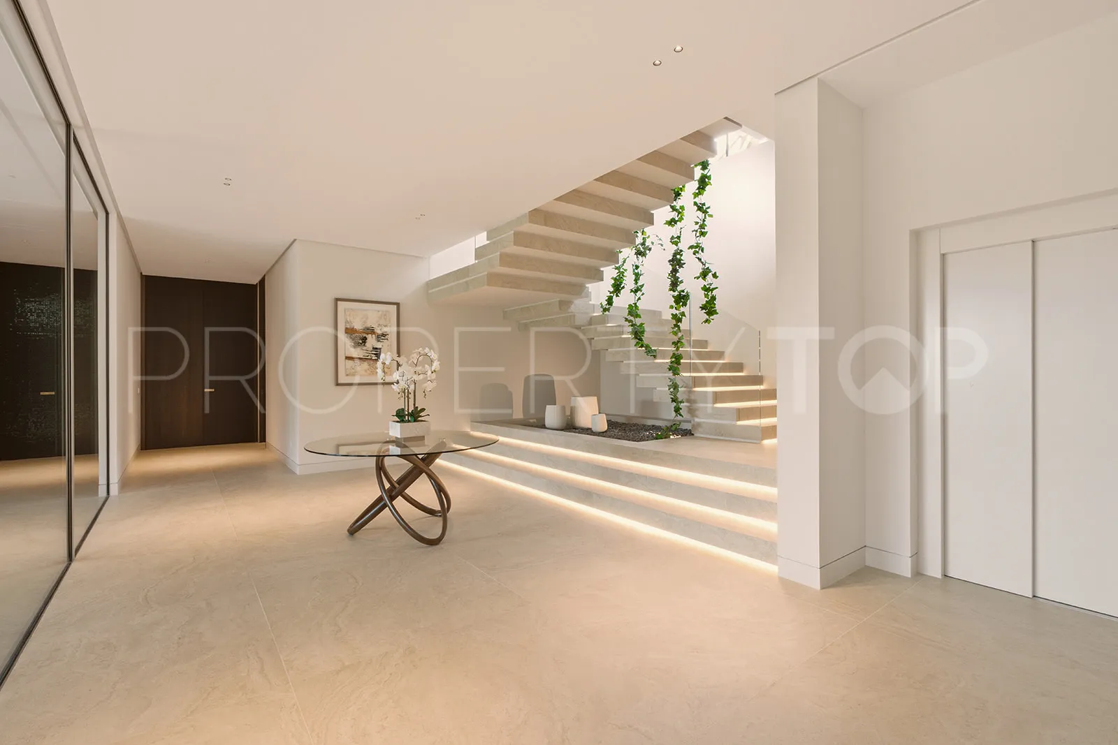 Casa de 9 dormitorios en venta en La Zagaleta