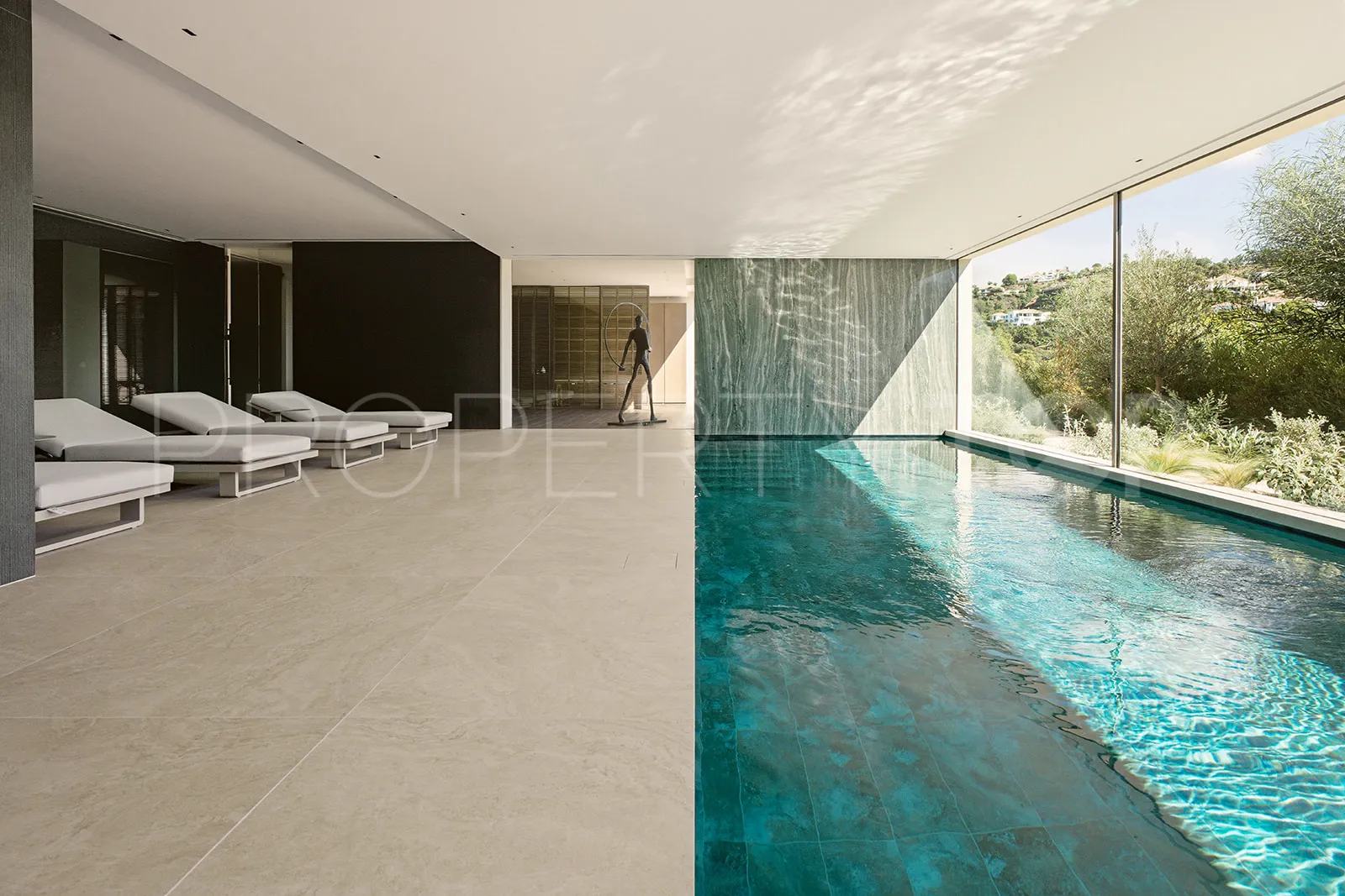 Casa de 9 dormitorios en venta en La Zagaleta