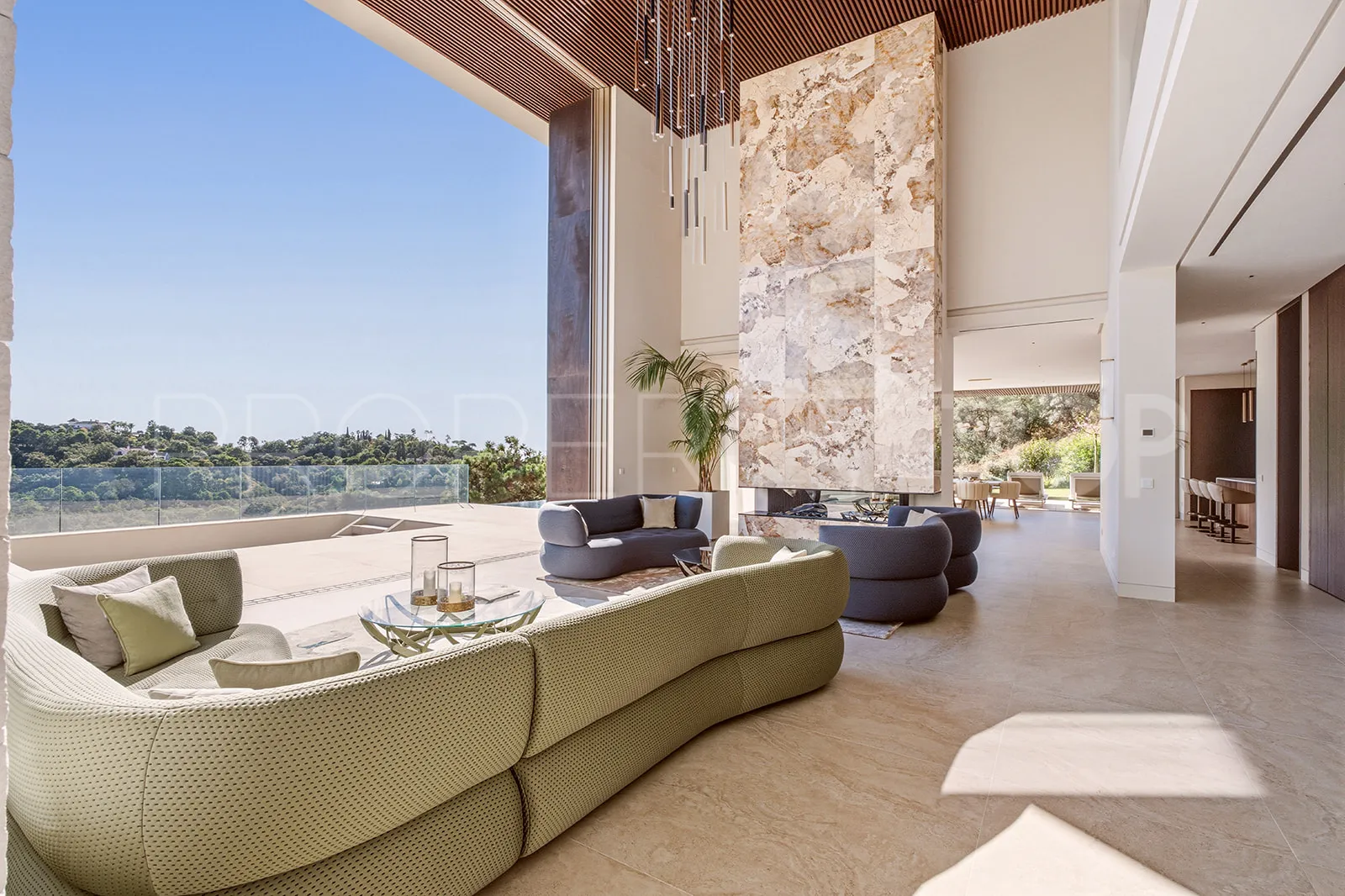 Casa de 9 dormitorios en venta en La Zagaleta