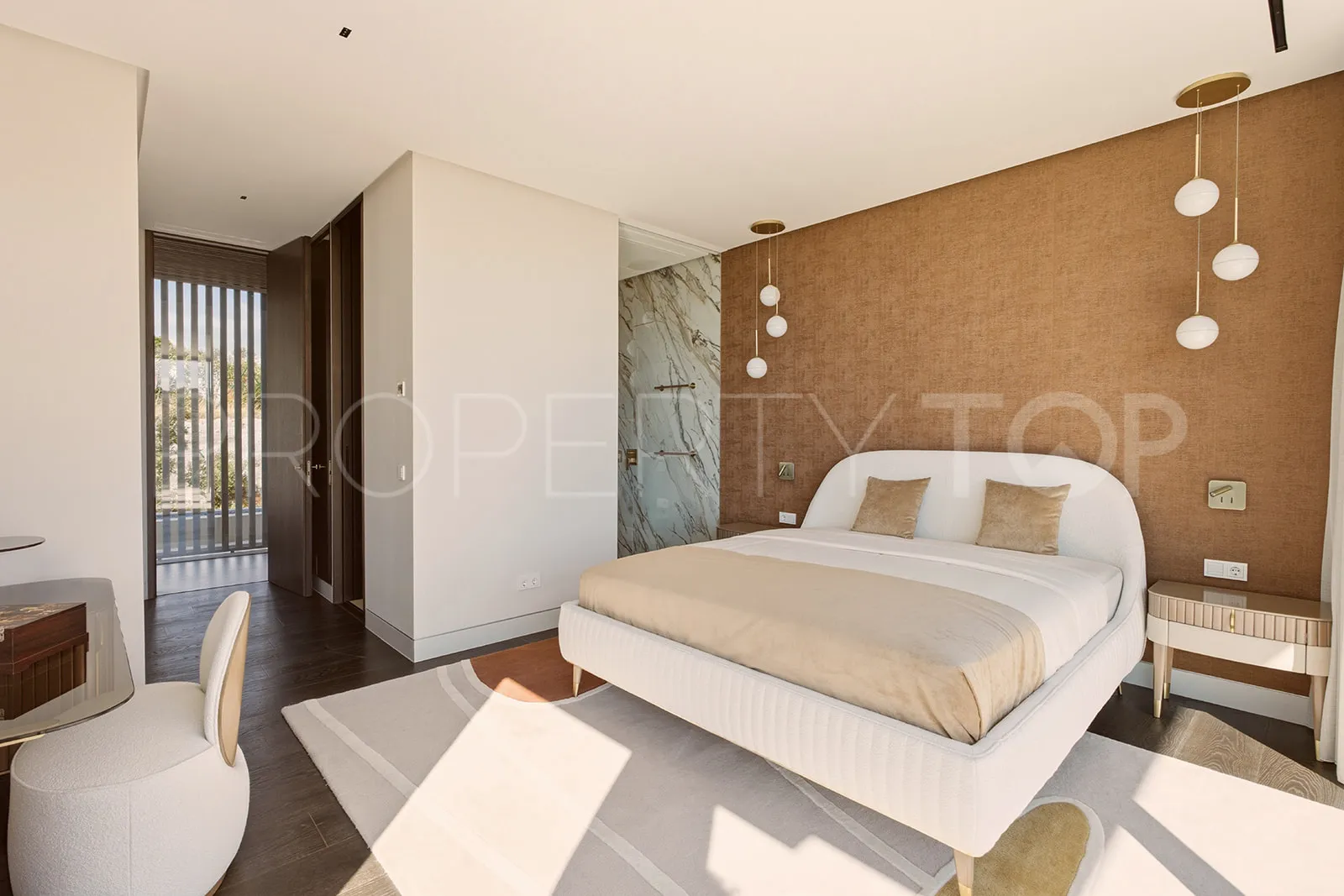 Casa de 9 dormitorios en venta en La Zagaleta