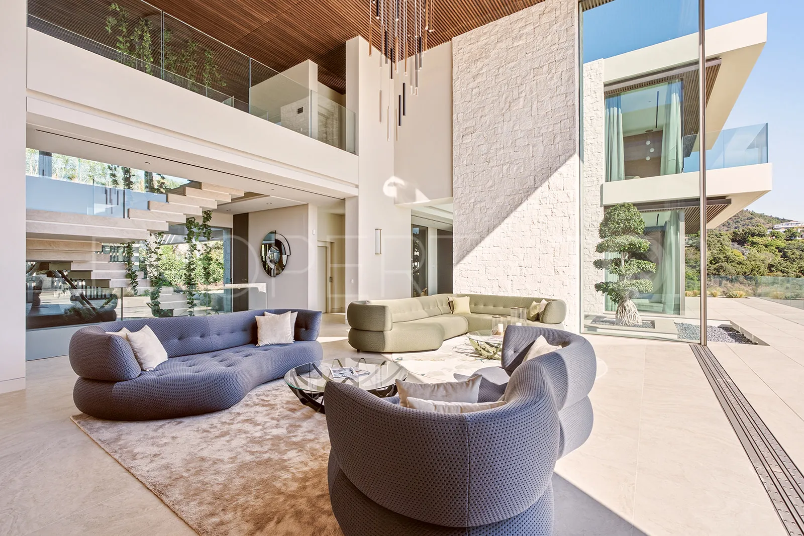 Casa de 9 dormitorios en venta en La Zagaleta