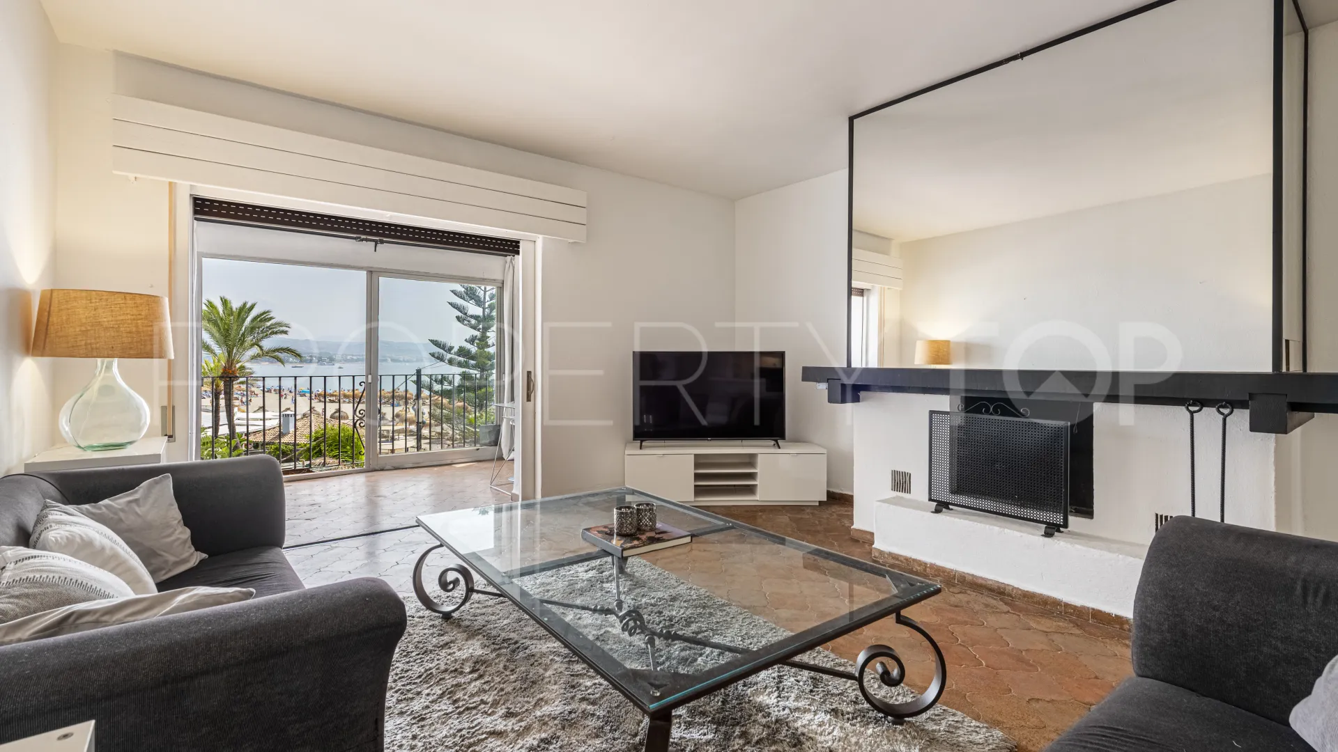 Apartamento a la venta en Marbella - Puerto Banus con 1 dormitorio