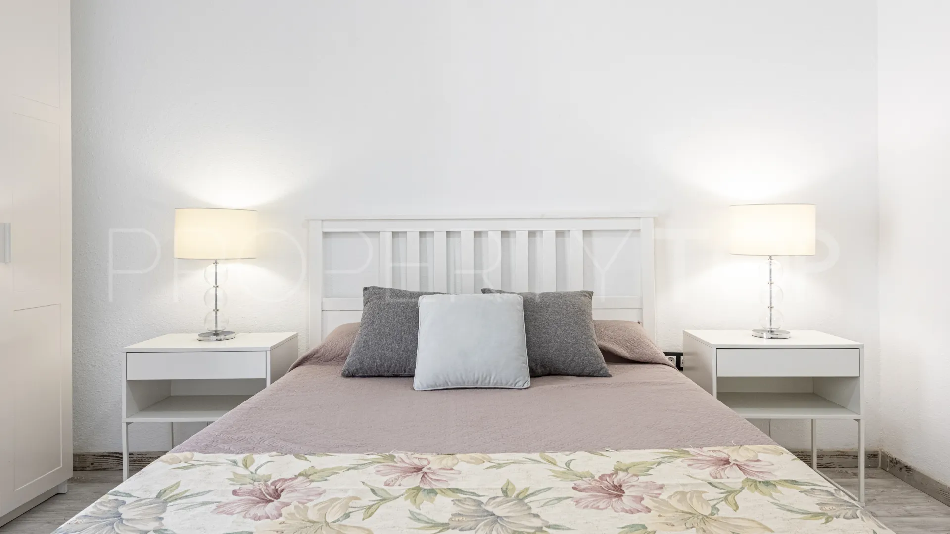 Apartamento a la venta en Marbella - Puerto Banus con 1 dormitorio