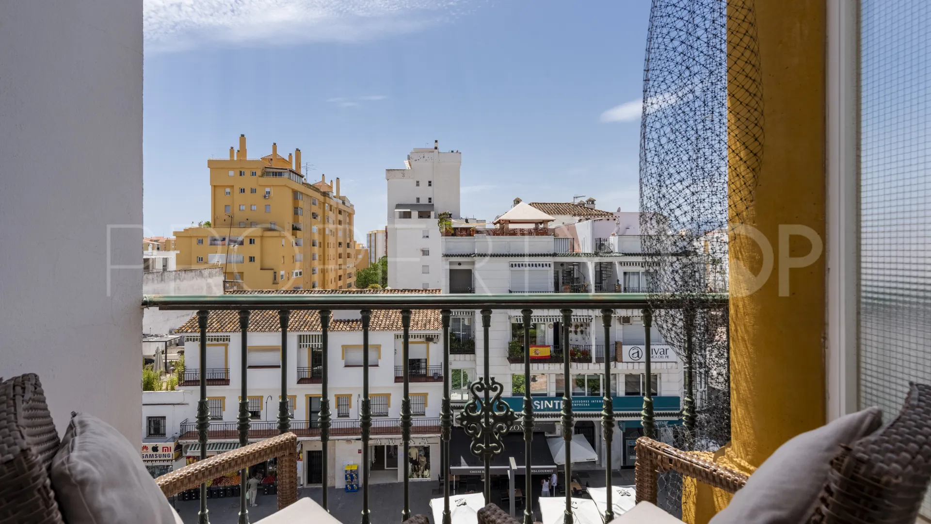 San Pedro de Alcantara, atico duplex con 3 dormitorios a la venta