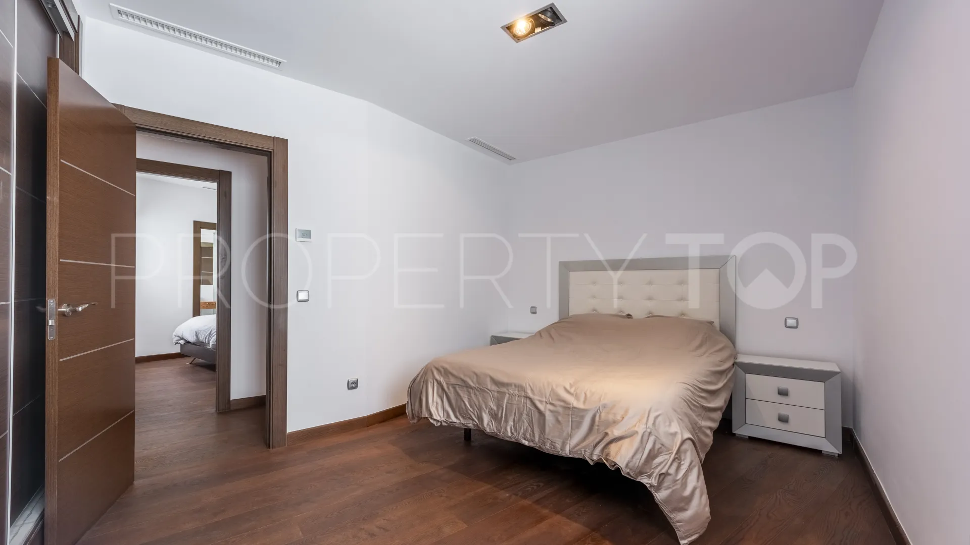 San Pedro de Alcantara, atico duplex con 3 dormitorios a la venta
