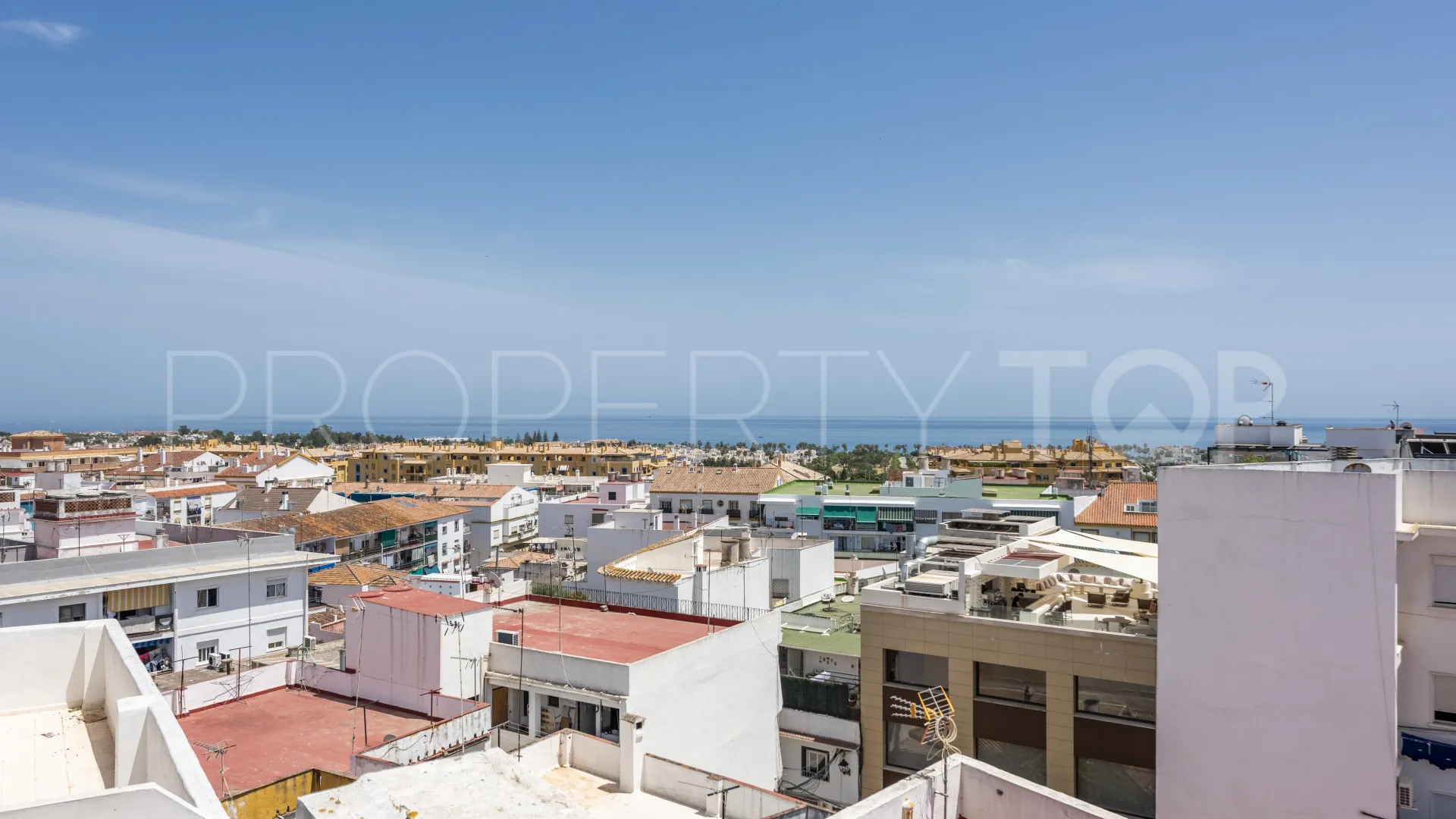 San Pedro de Alcantara, atico duplex con 3 dormitorios a la venta