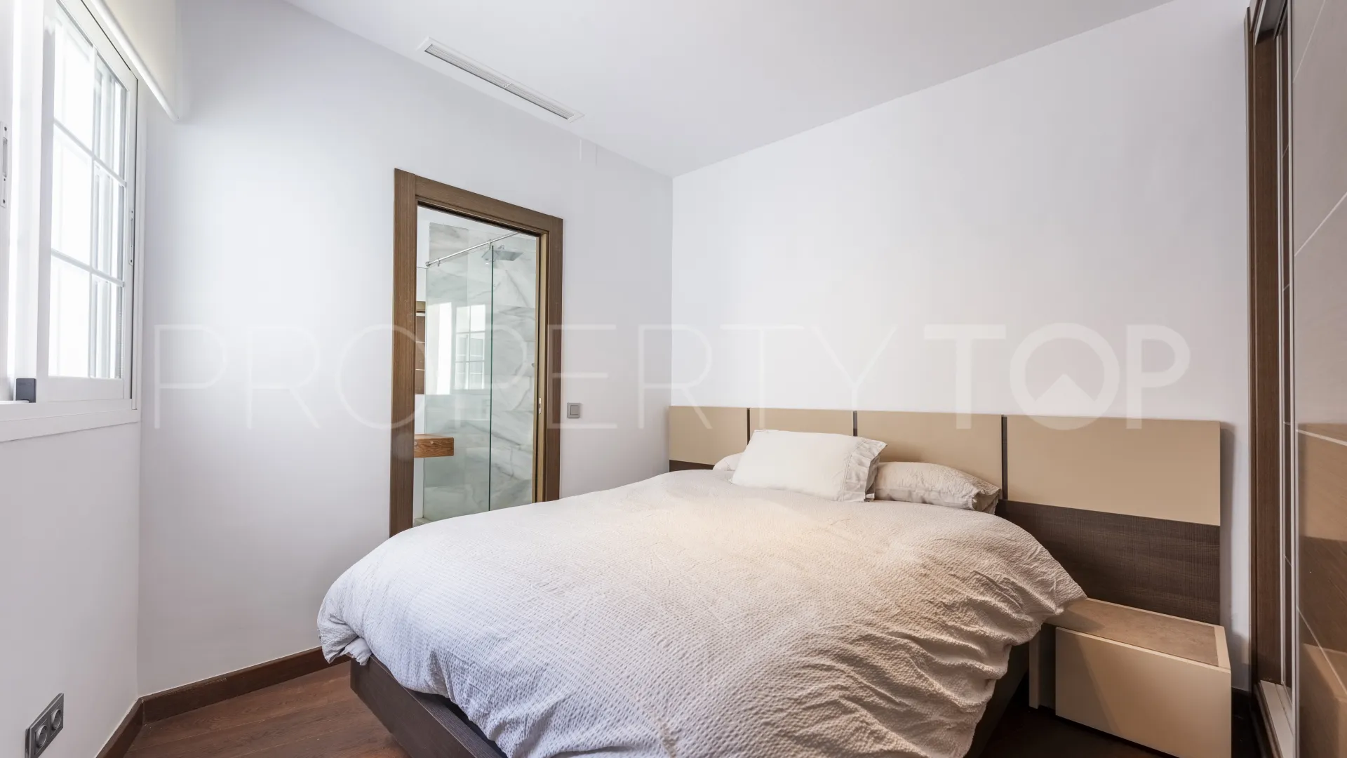 San Pedro de Alcantara, atico duplex con 3 dormitorios a la venta