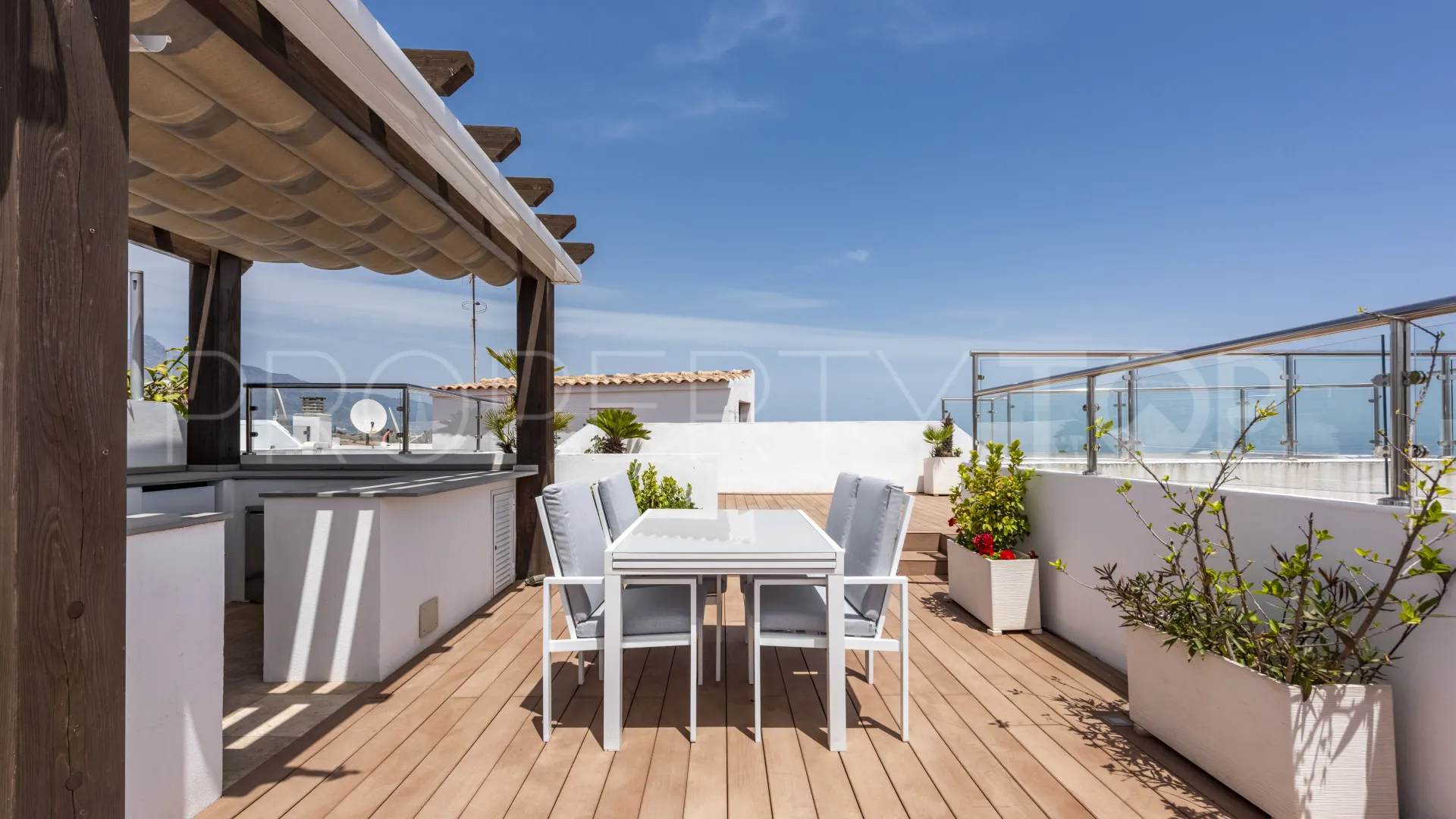 San Pedro de Alcantara, atico duplex con 3 dormitorios a la venta