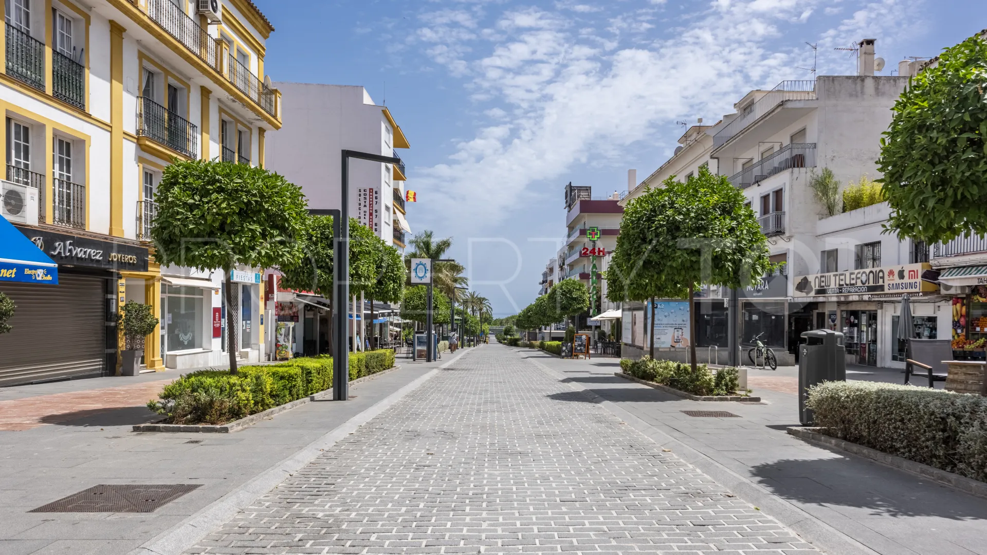 San Pedro de Alcantara, atico duplex con 3 dormitorios a la venta