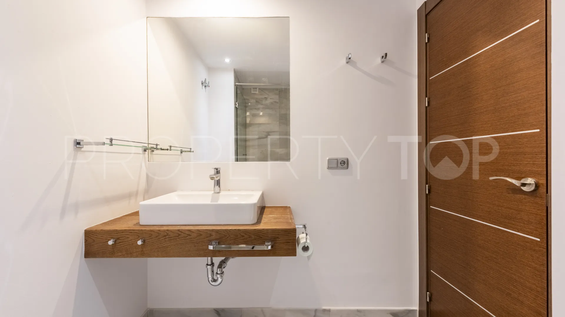 San Pedro de Alcantara, atico duplex con 3 dormitorios a la venta