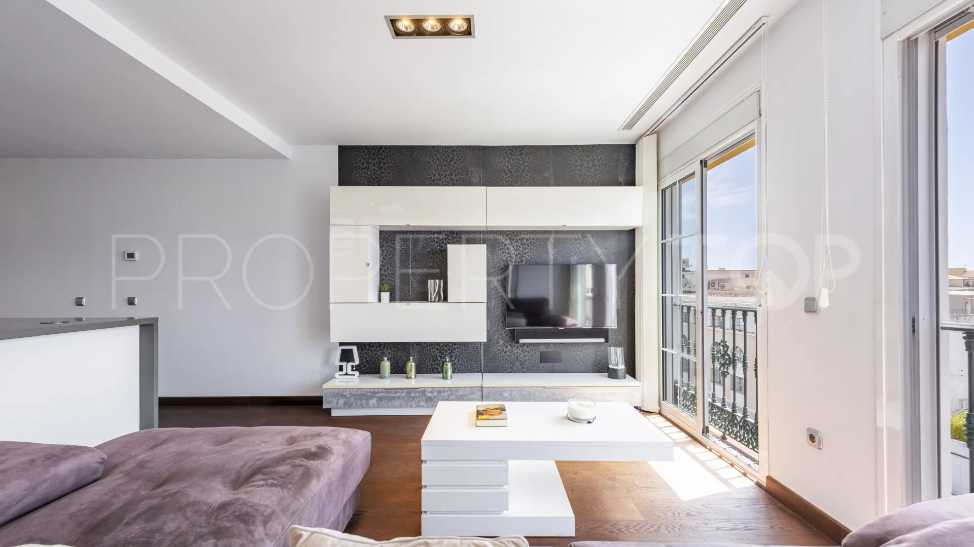 San Pedro de Alcantara, atico duplex con 3 dormitorios a la venta