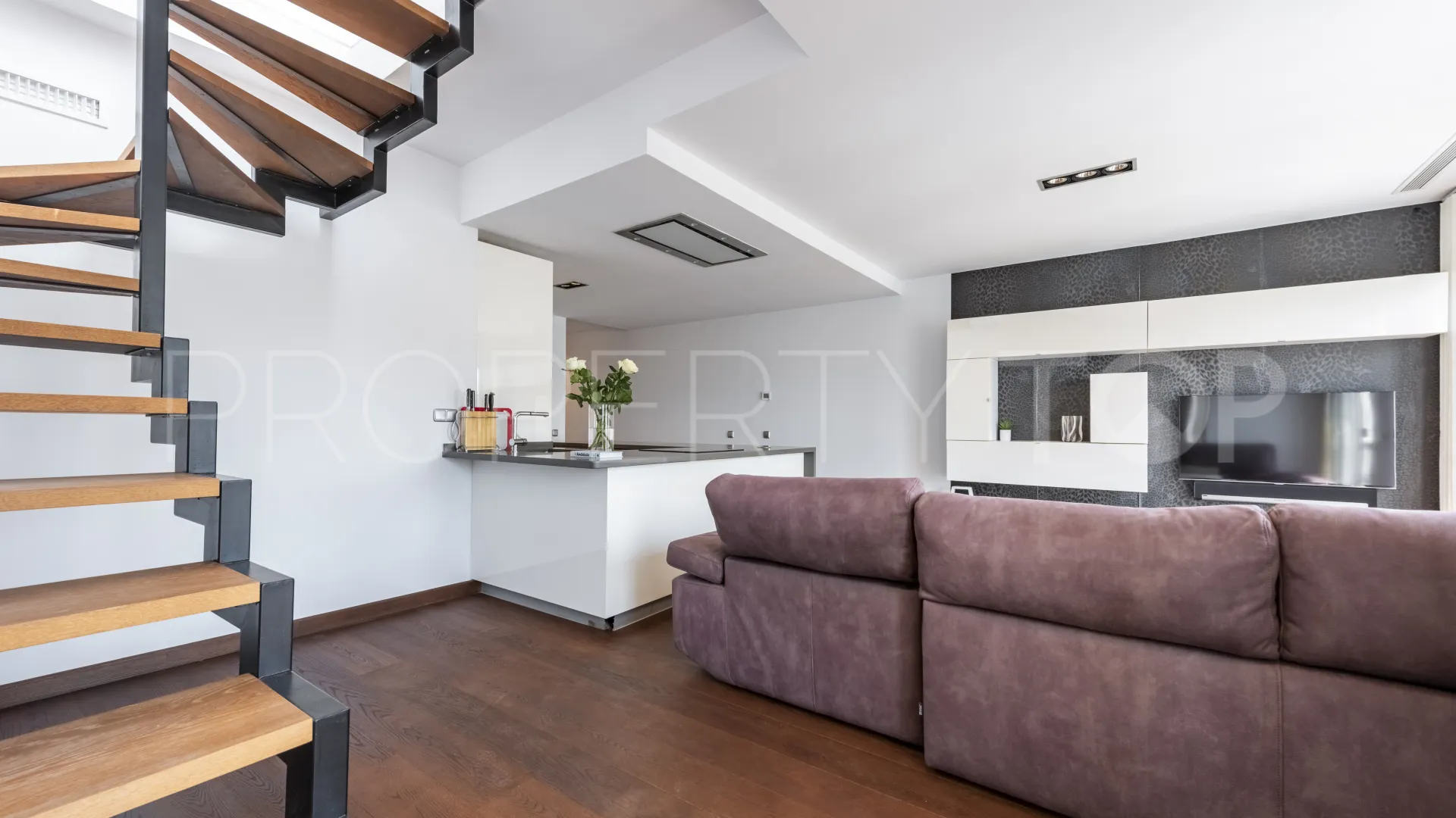San Pedro de Alcantara, atico duplex con 3 dormitorios a la venta