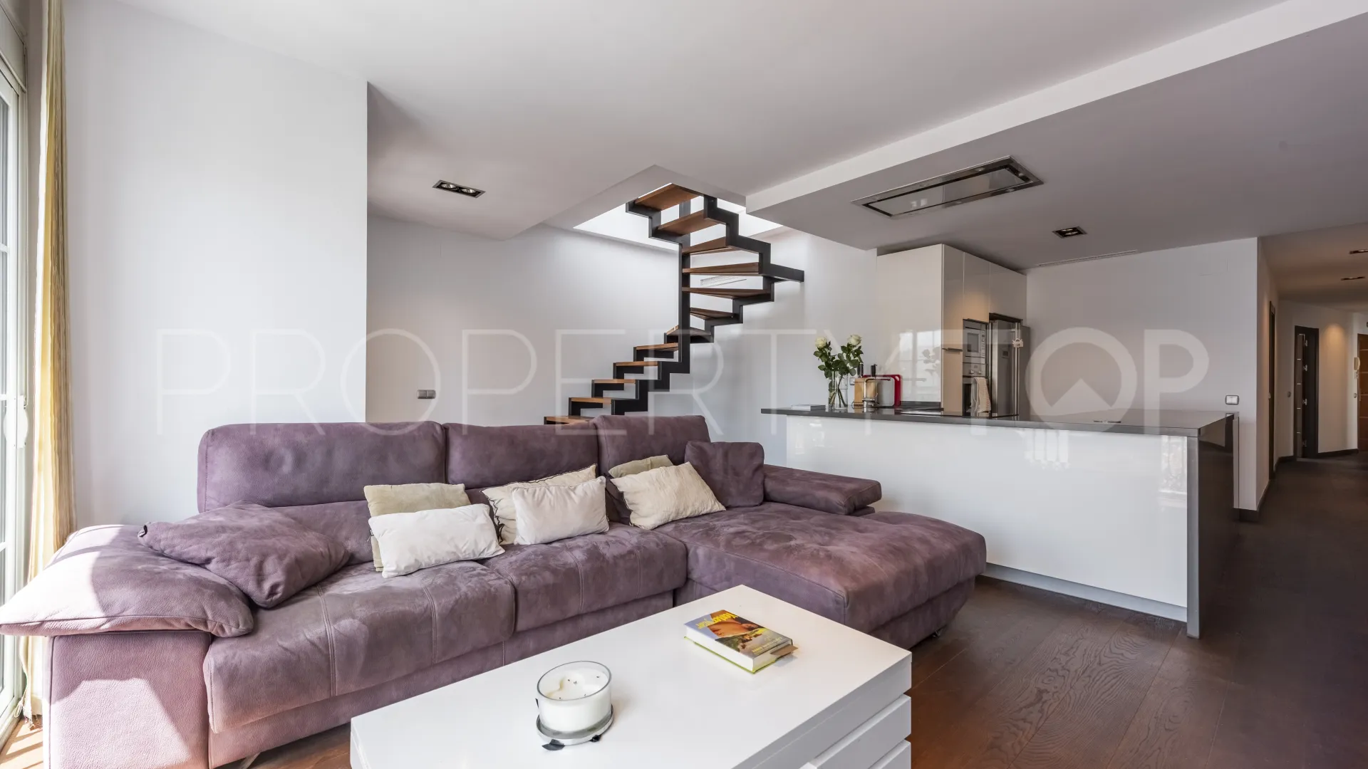 San Pedro de Alcantara, atico duplex con 3 dormitorios a la venta