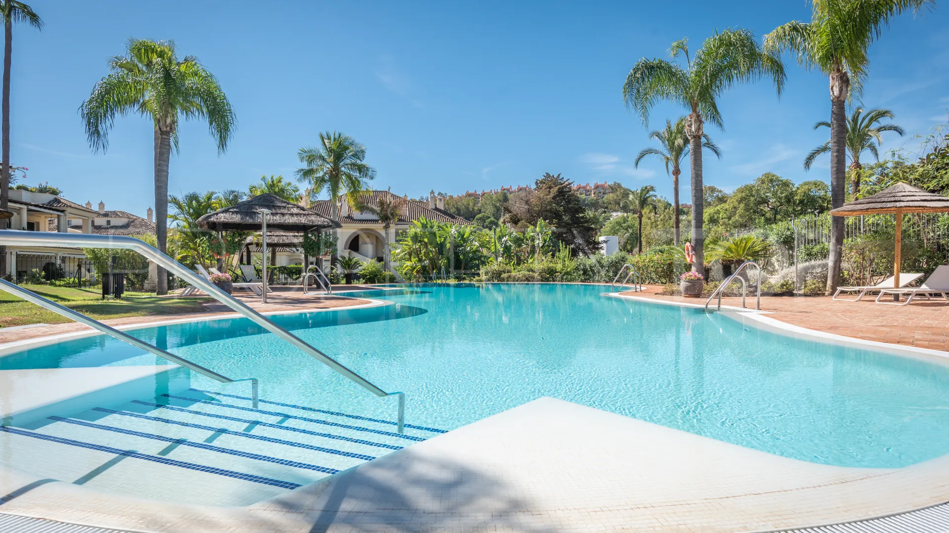 Atico duplex de 3 dormitorios a la venta en Las Alamandas
