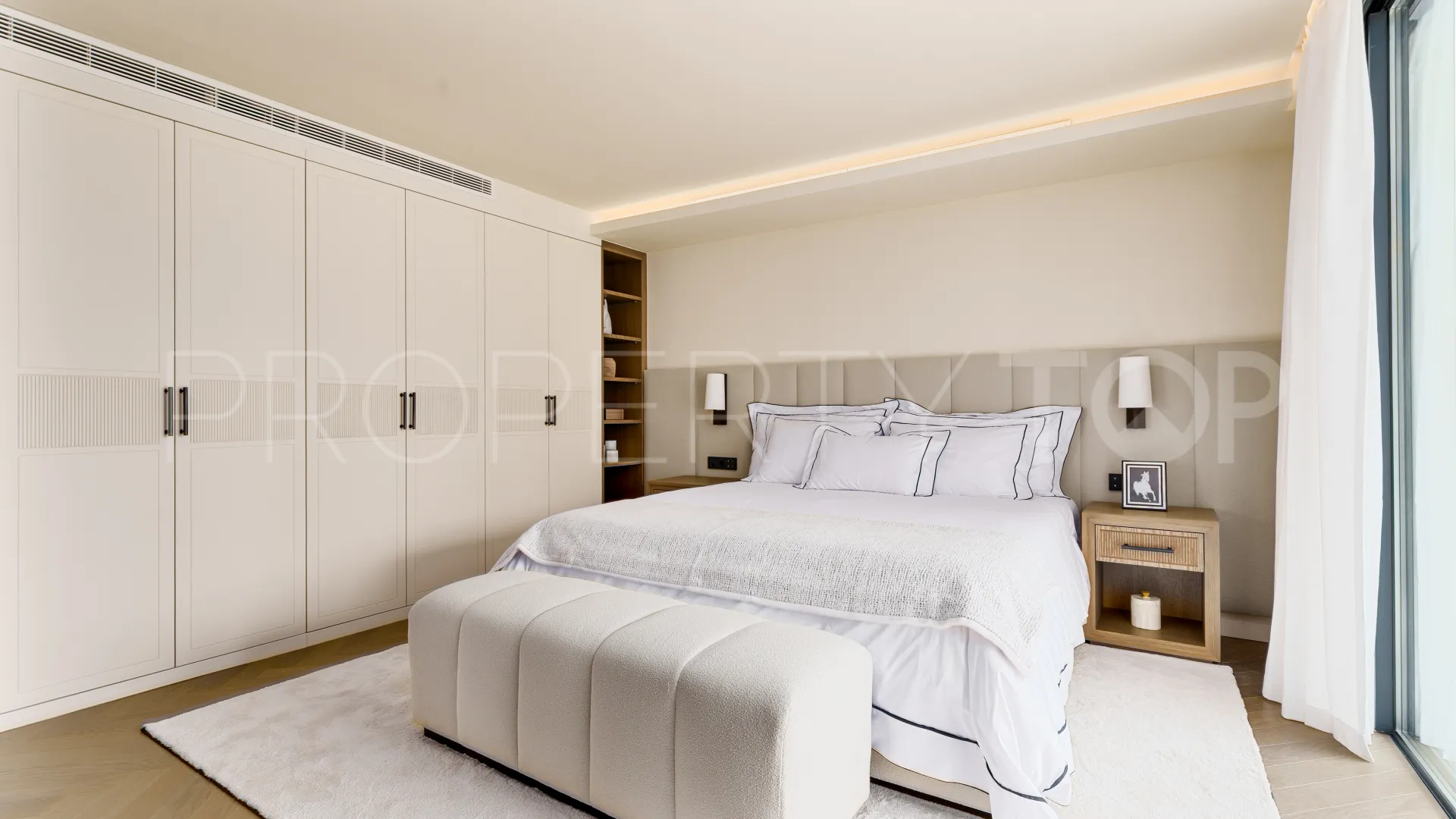 For sale villa in Las Brisas