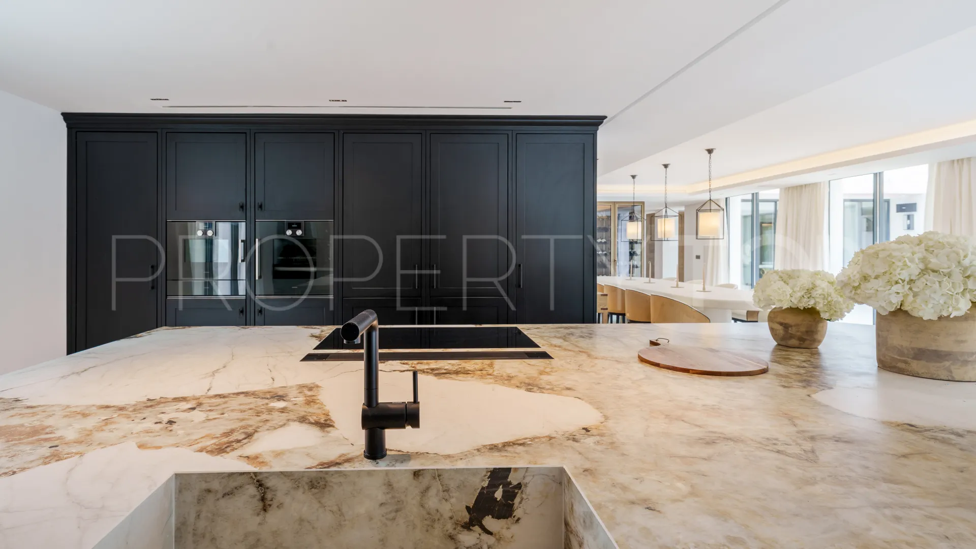 For sale villa in Las Brisas