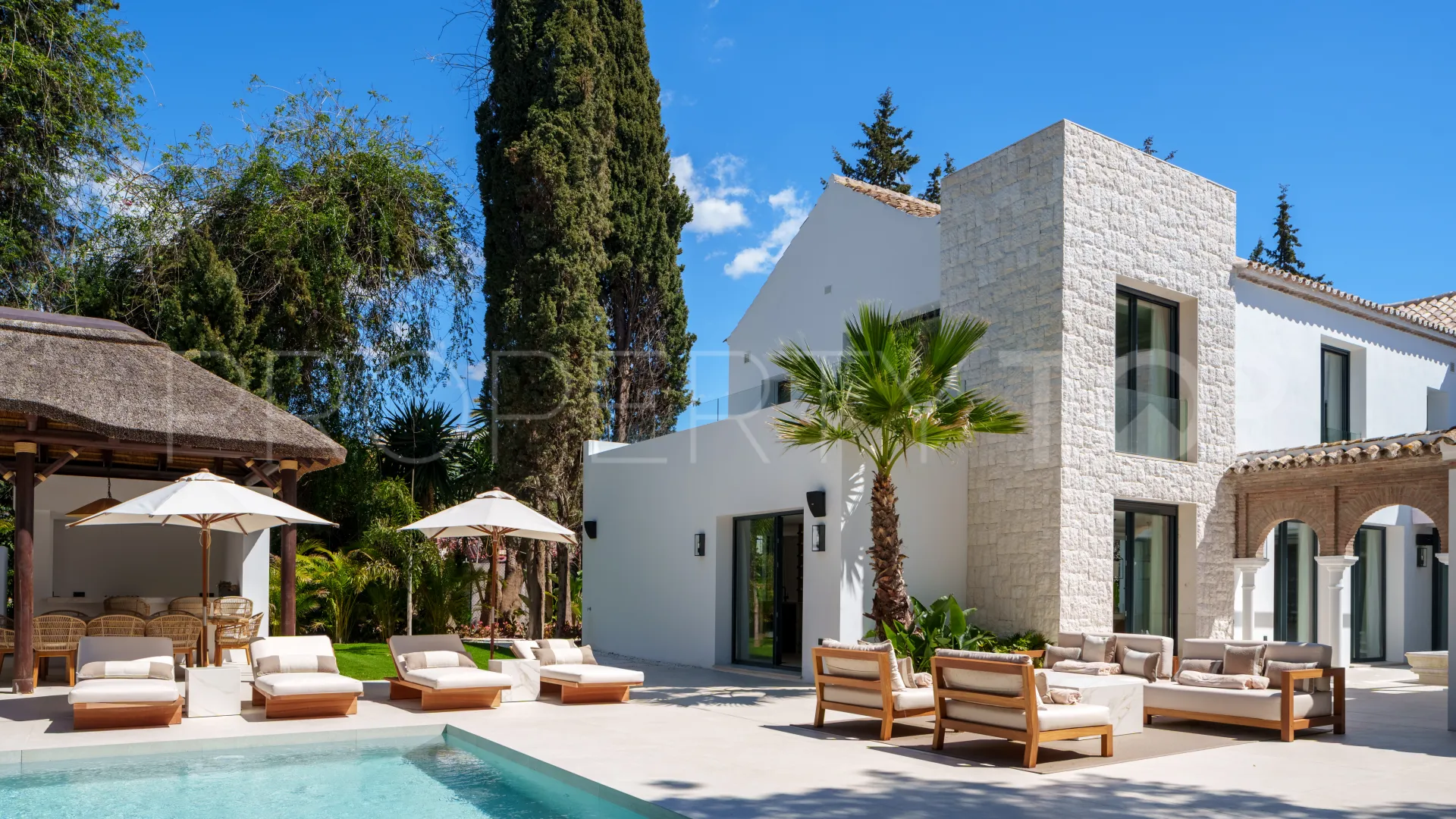 For sale villa in Las Brisas