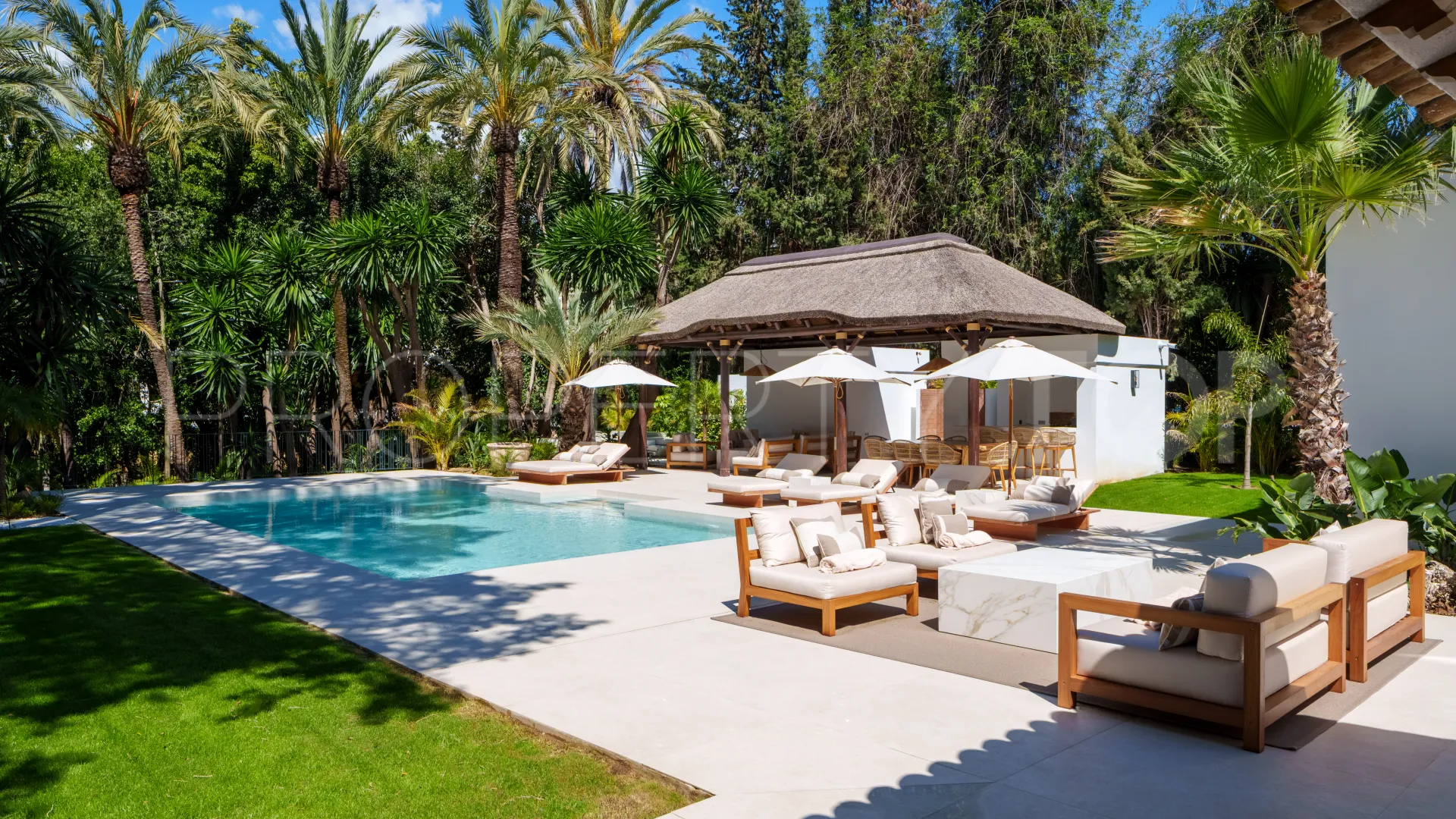 For sale villa in Las Brisas