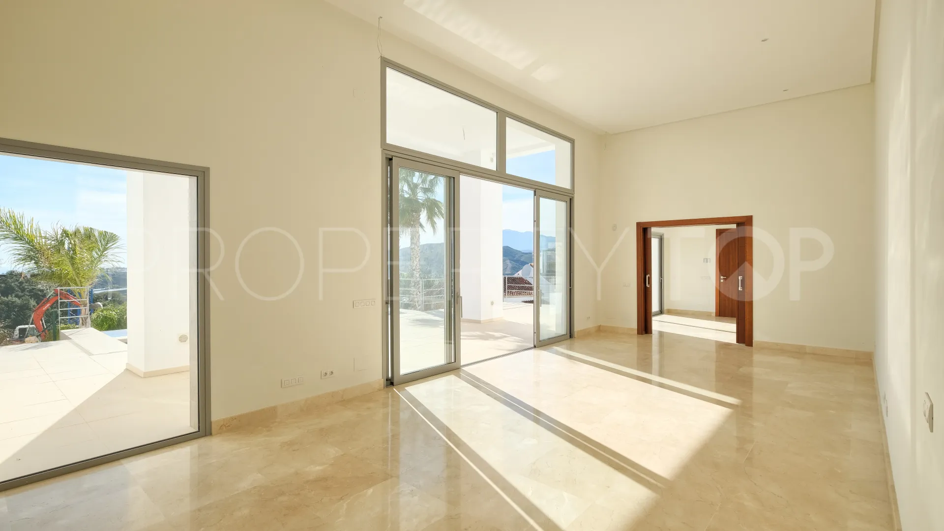 Comprar villa en Puerto del Capitan de 4 dormitorios