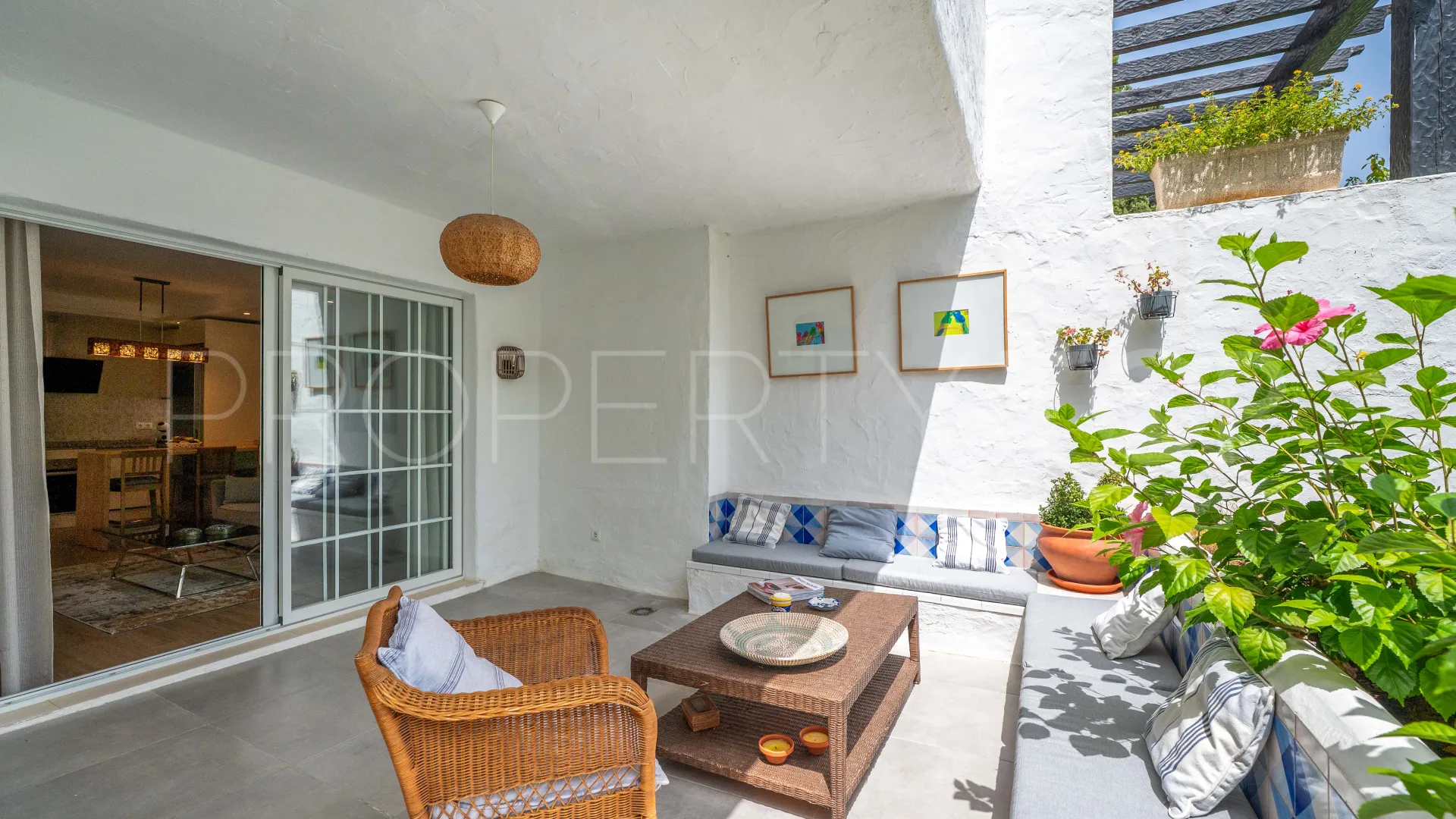 Ground floor apartment with 2 bedrooms for sale in Puente Romano II