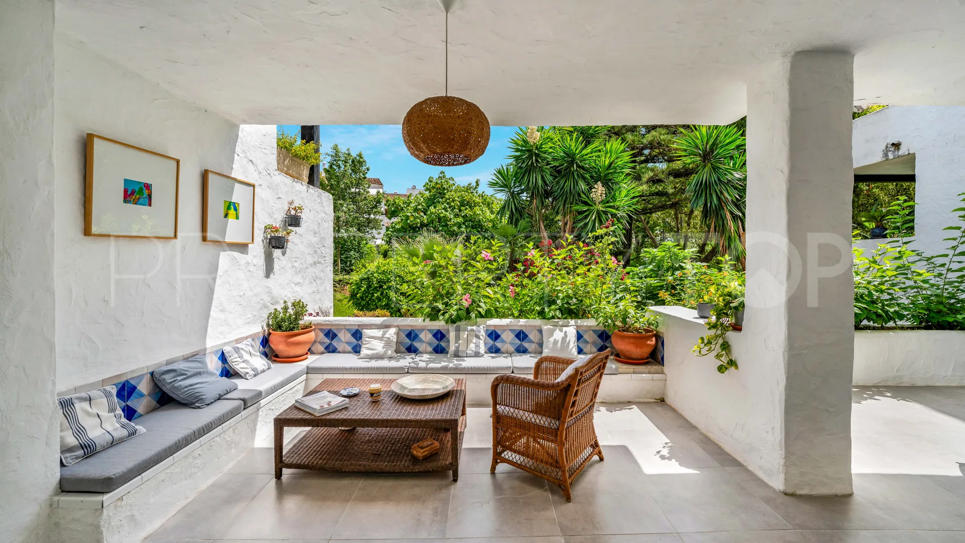 Ground floor apartment with 2 bedrooms for sale in Puente Romano II