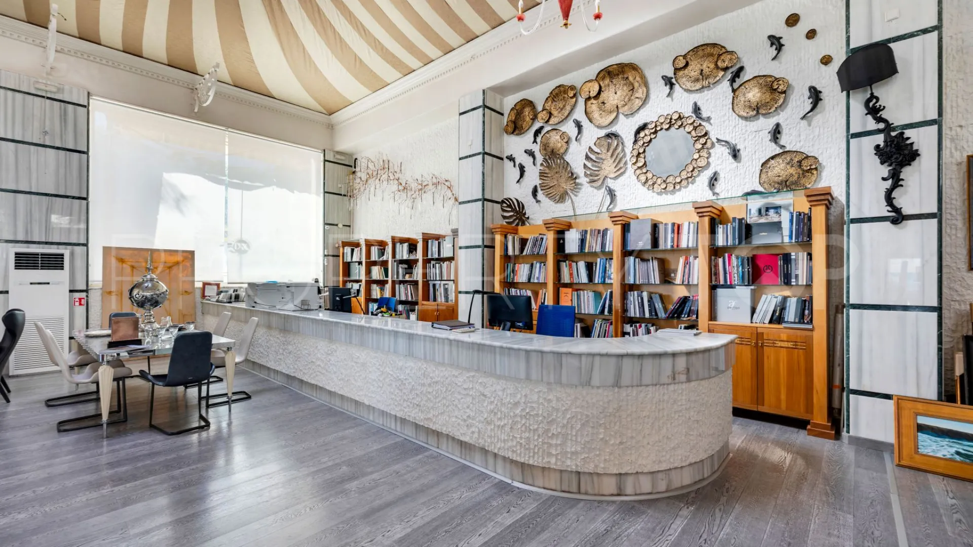 Marbella - Puerto Banus, local comercial a la venta