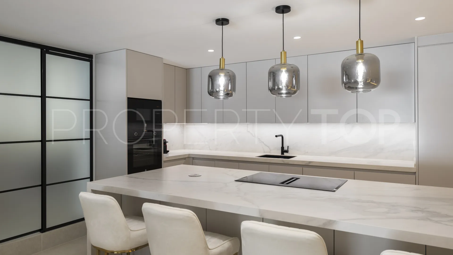 Apartamento en venta en Kings Hills