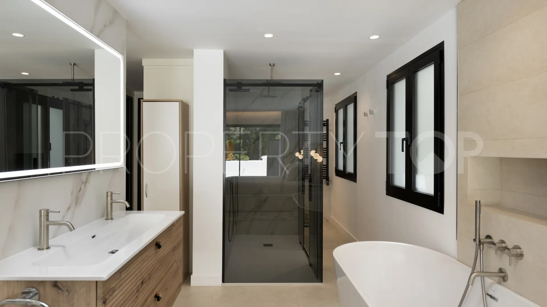 Apartamento en venta en Kings Hills