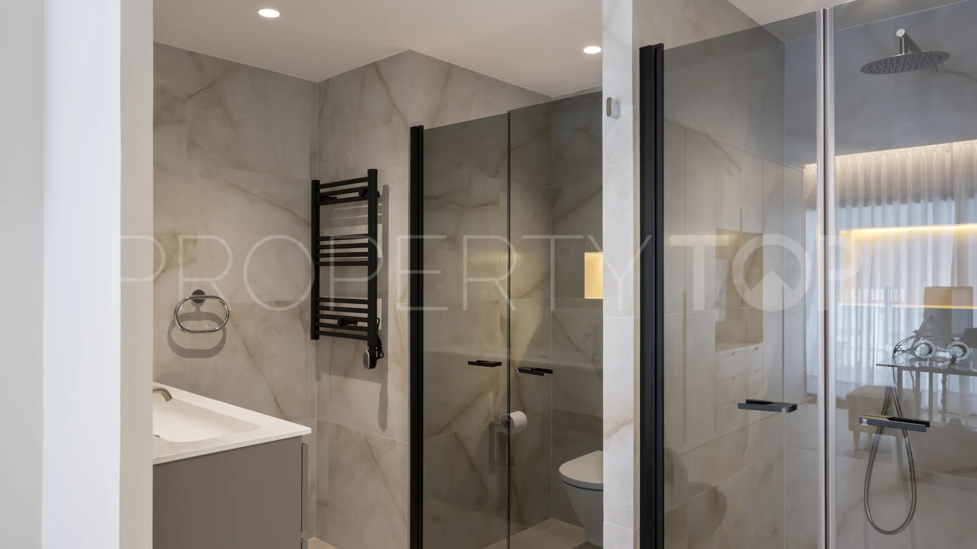 Apartamento en venta en Kings Hills