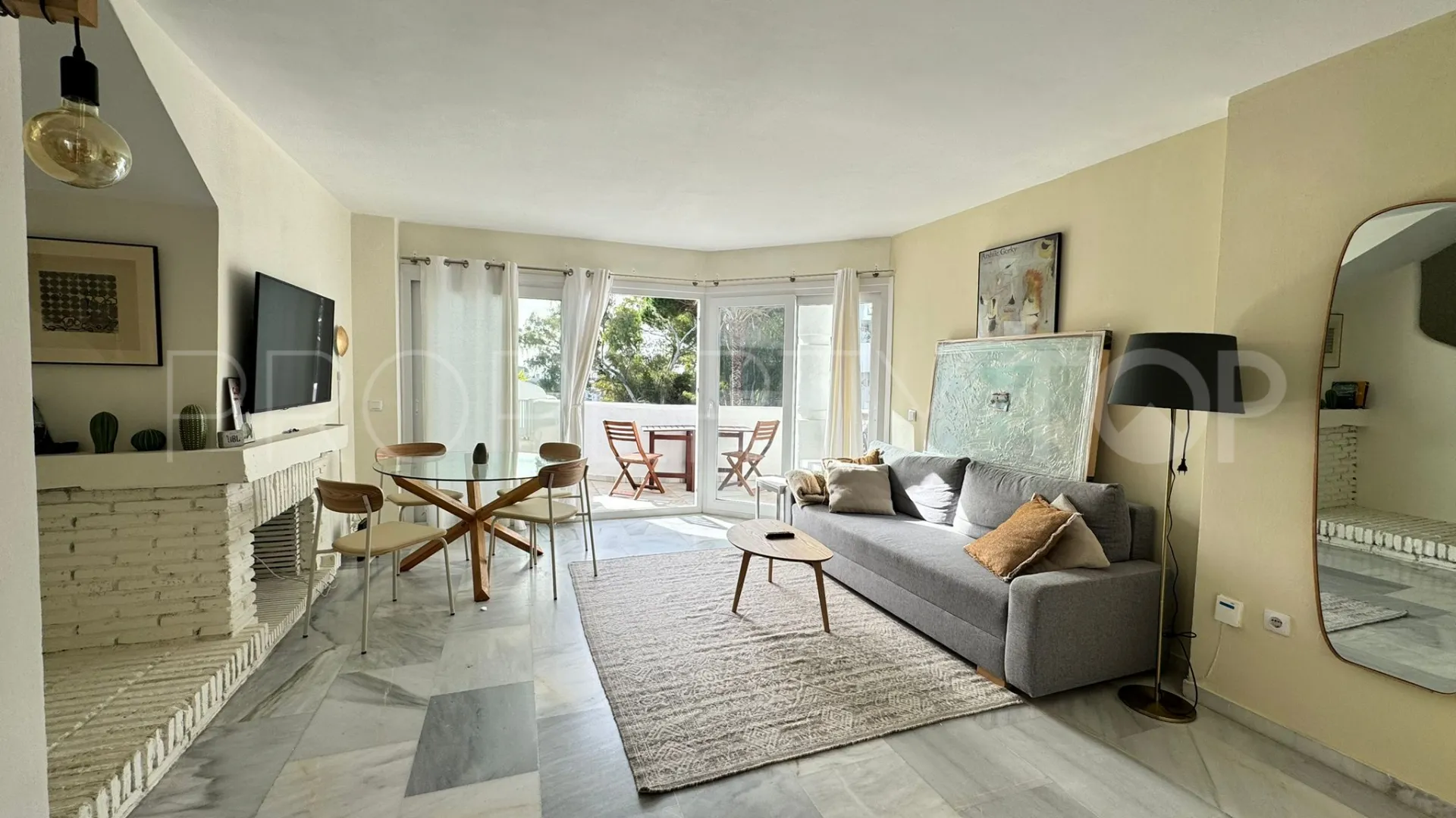 Duplex for sale in Calahonda with 2 bedrooms