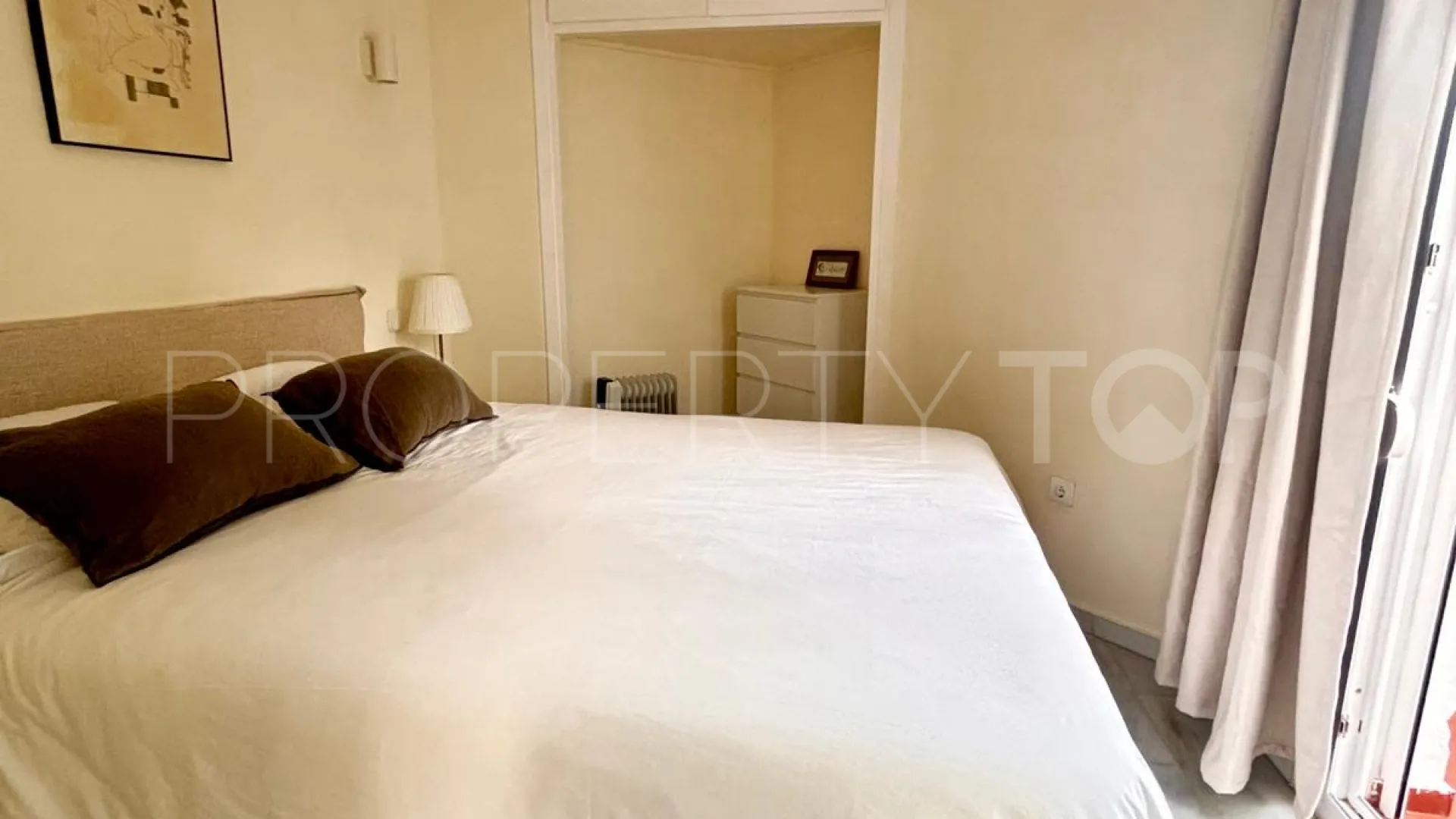 Duplex for sale in Calahonda with 2 bedrooms