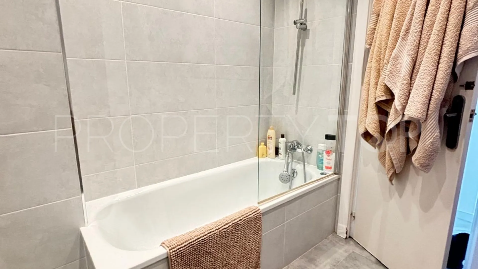 Duplex for sale in Calahonda with 2 bedrooms
