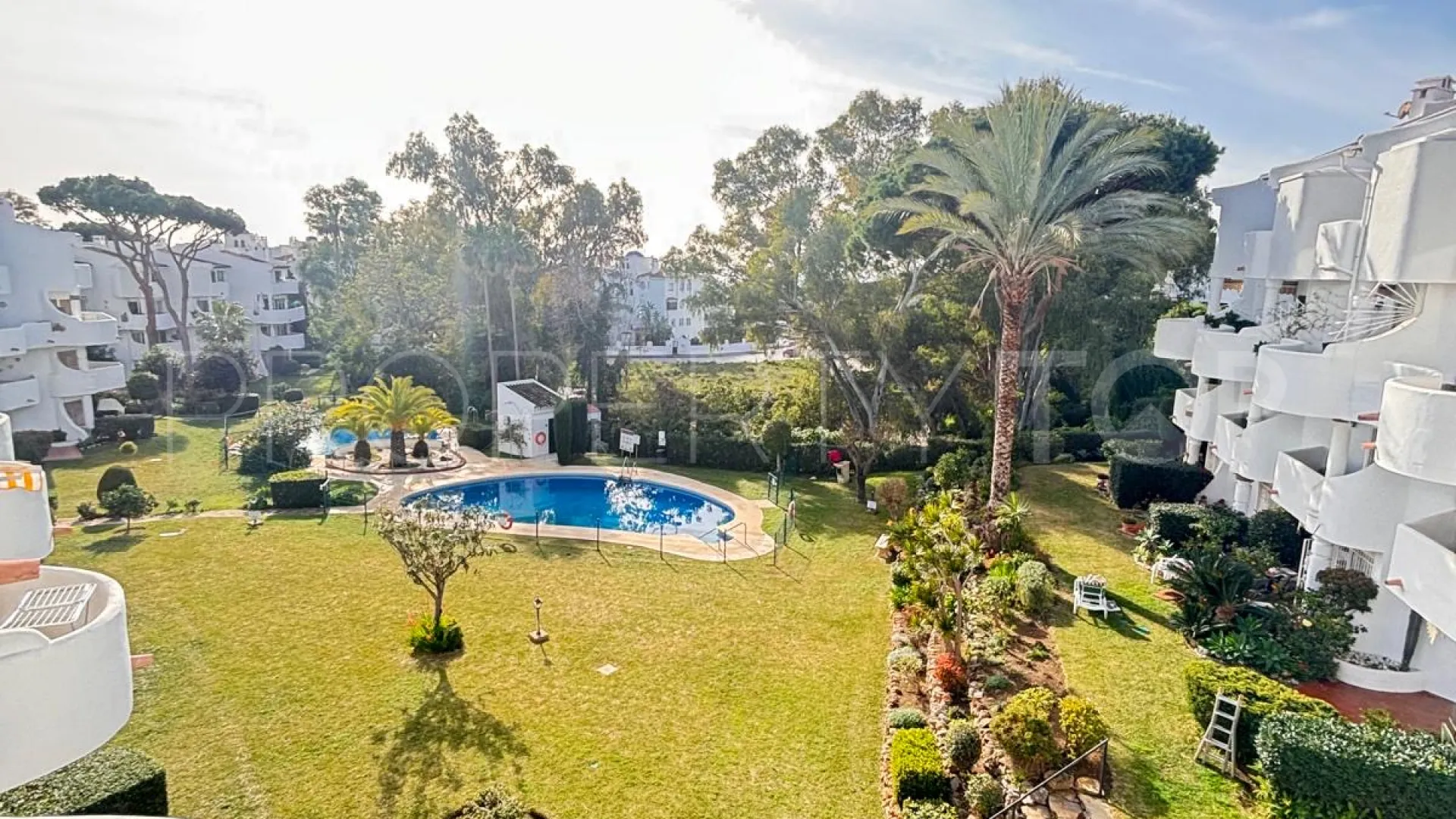 Duplex for sale in Calahonda with 2 bedrooms