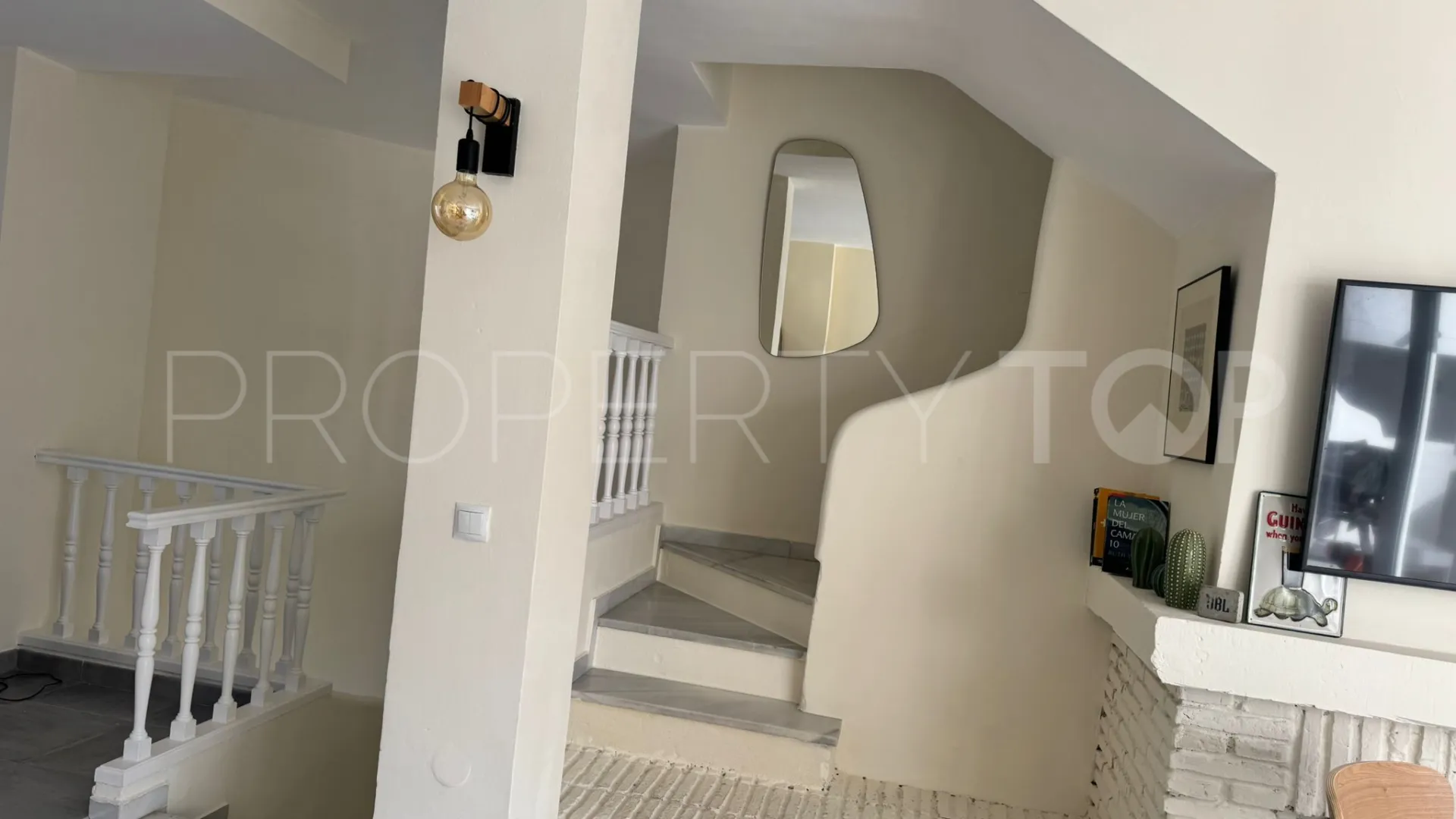 Duplex for sale in Calahonda with 2 bedrooms