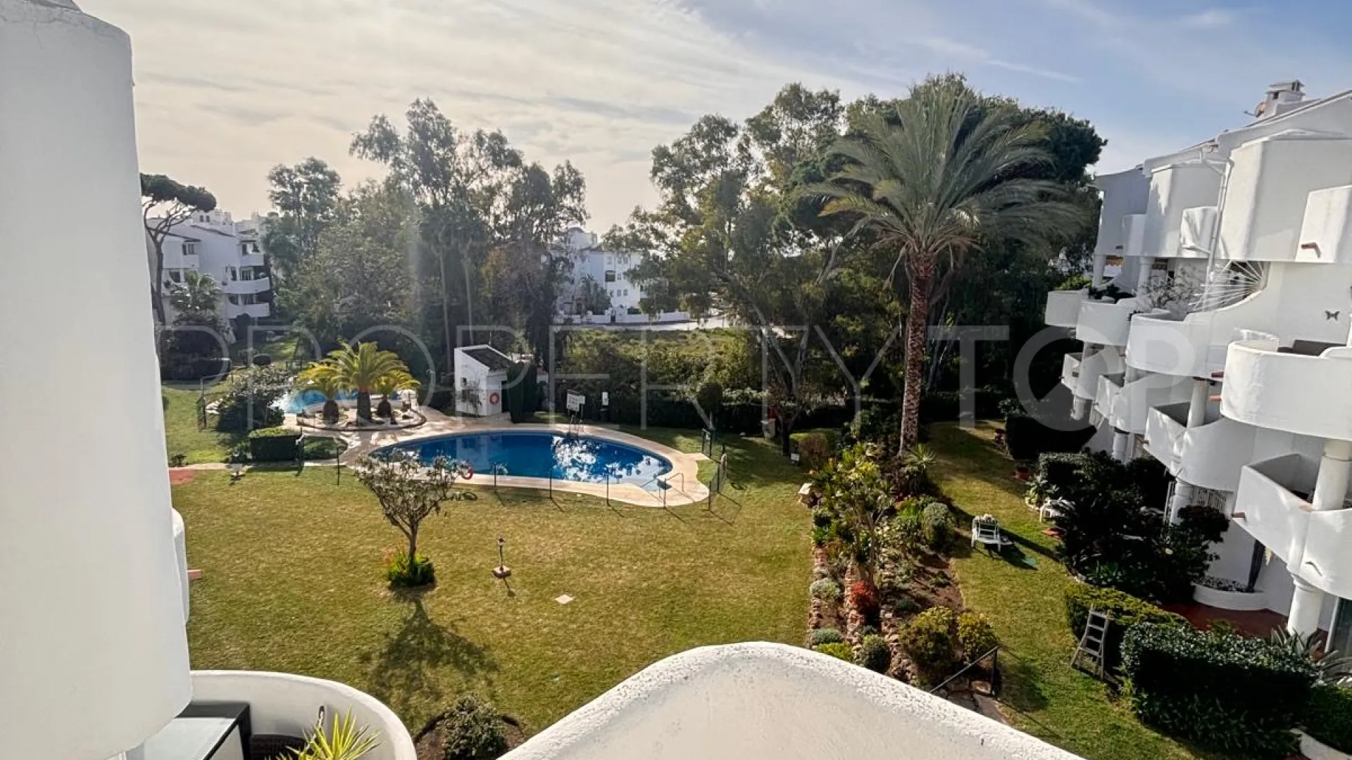 Duplex for sale in Calahonda with 2 bedrooms