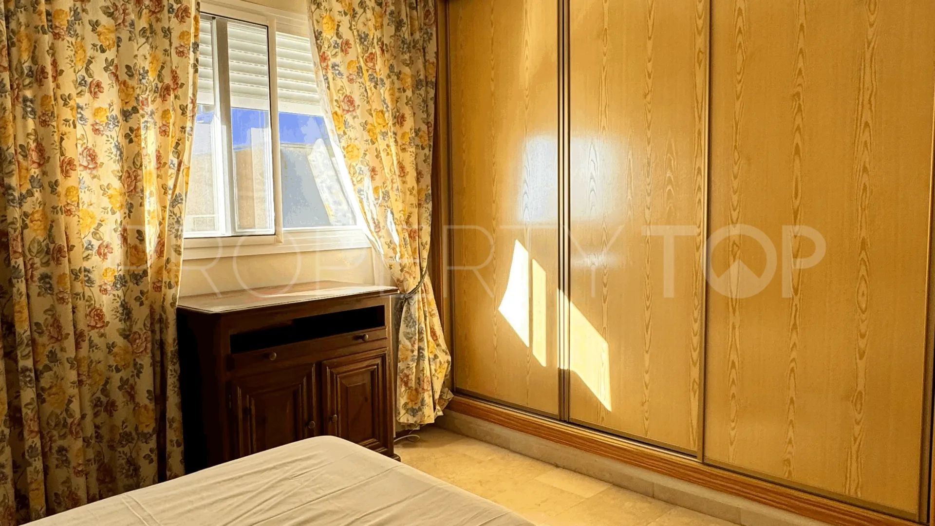 Fuengirola Puerto, apartamento en venta de 3 dormitorios