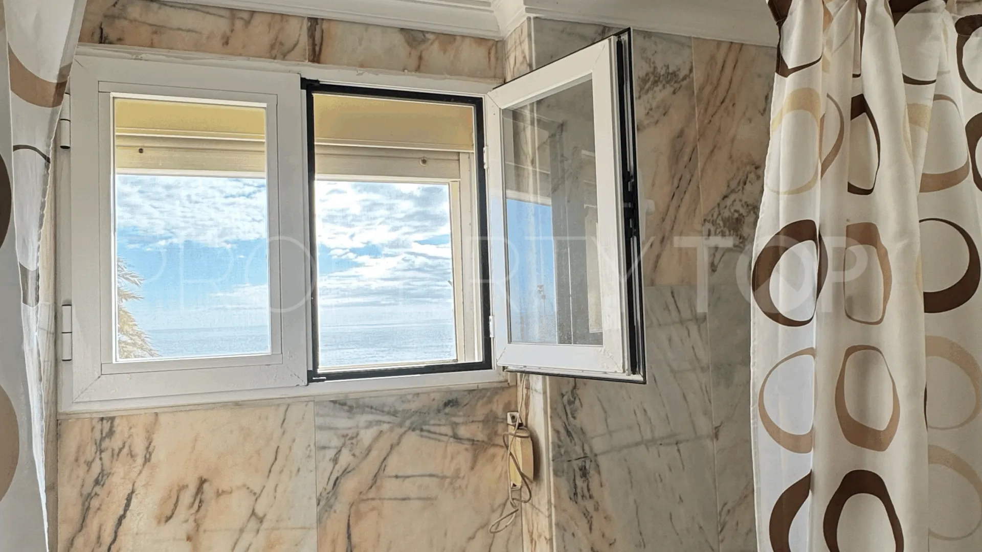 Fuengirola Puerto, apartamento en venta de 3 dormitorios