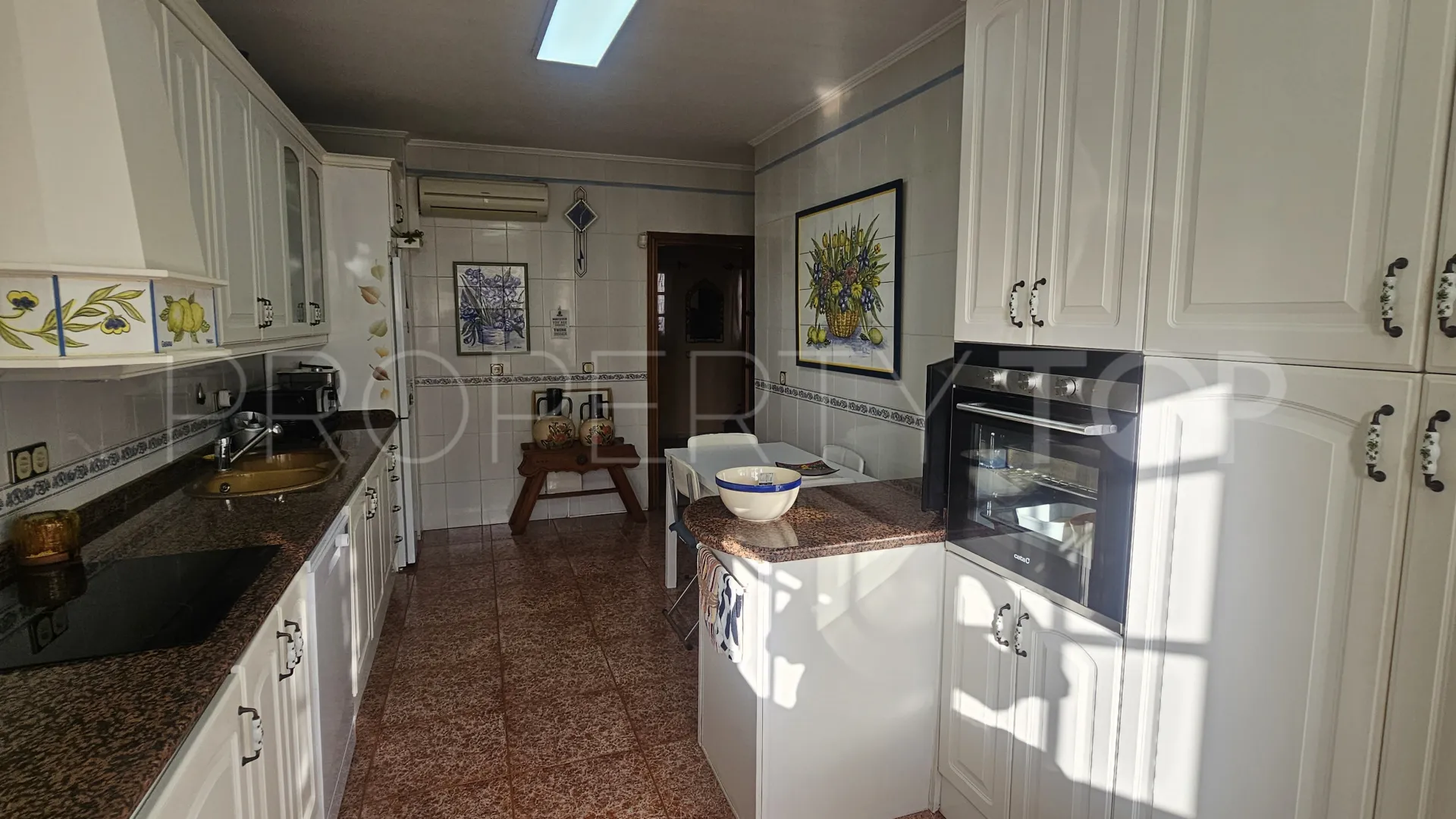 For sale Fuengirola Centro duplex with 5 bedrooms