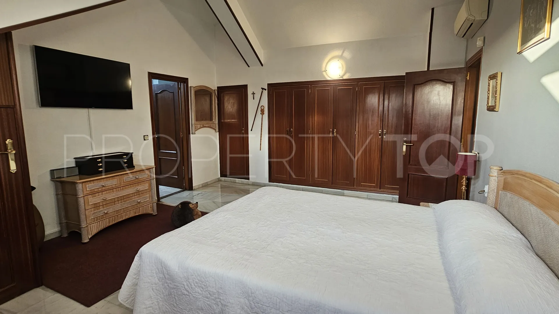 For sale Fuengirola Centro duplex with 5 bedrooms