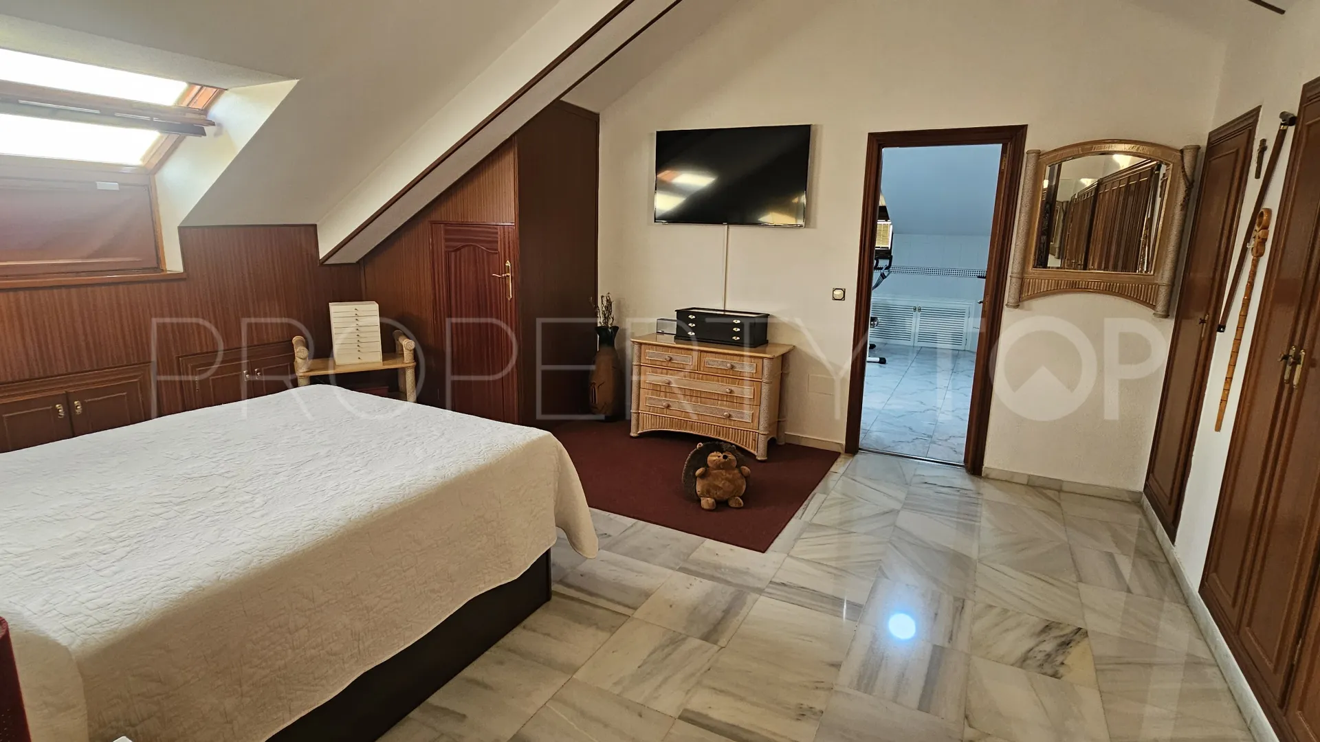 For sale Fuengirola Centro duplex with 5 bedrooms