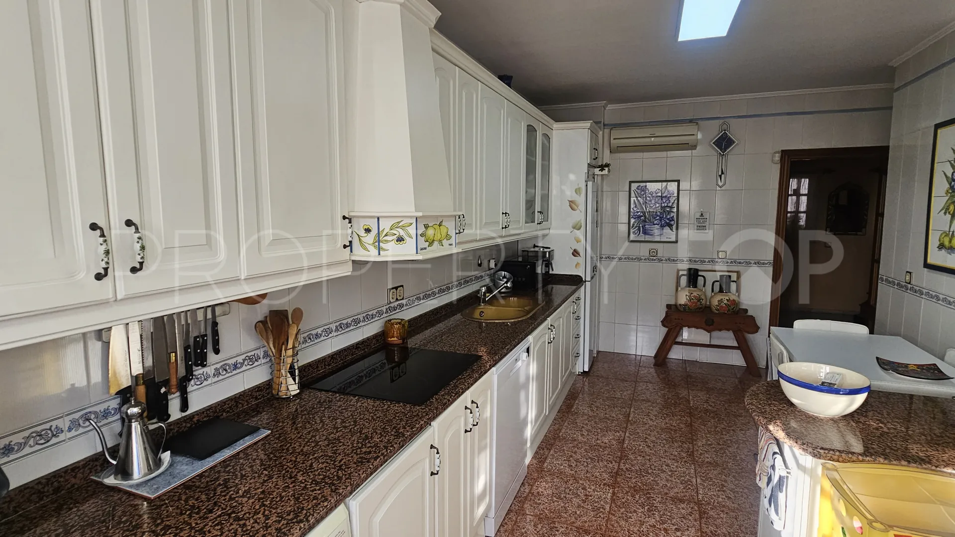 For sale Fuengirola Centro duplex with 5 bedrooms