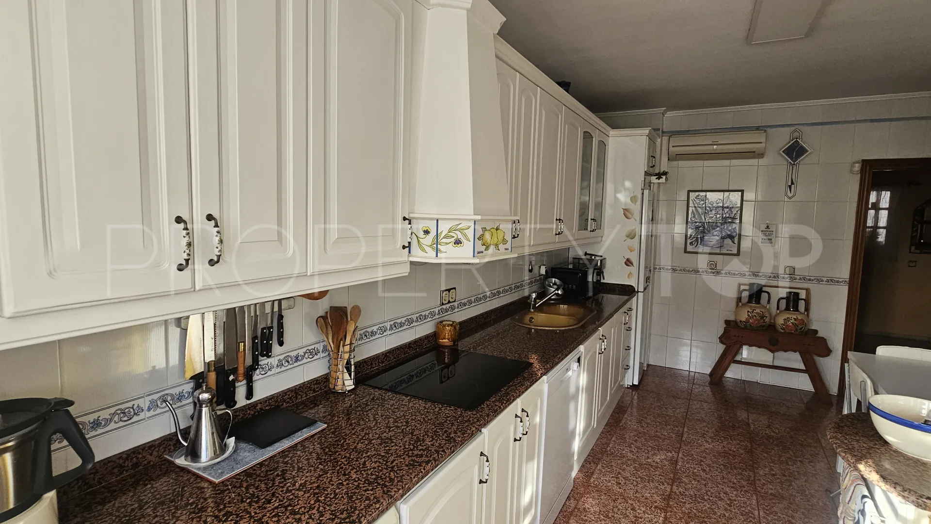 For sale Fuengirola Centro duplex with 5 bedrooms