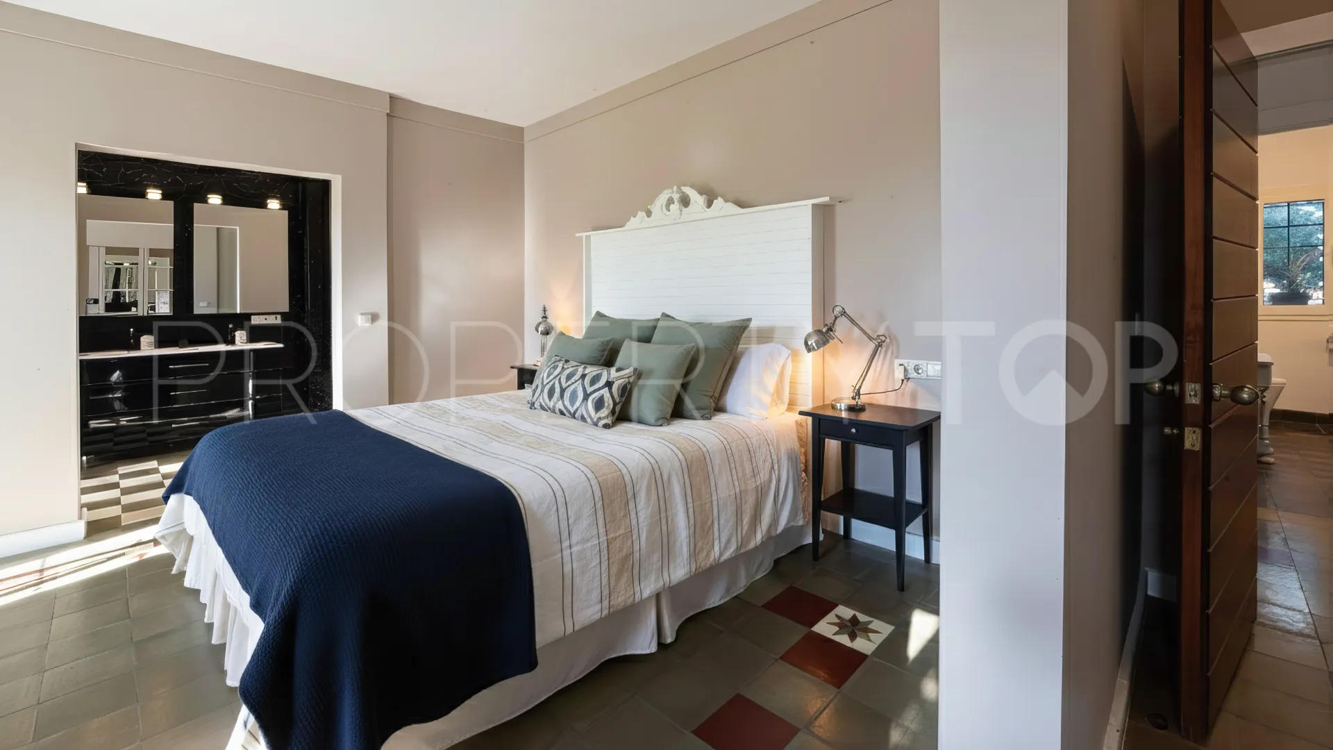 Buy Salinas villa