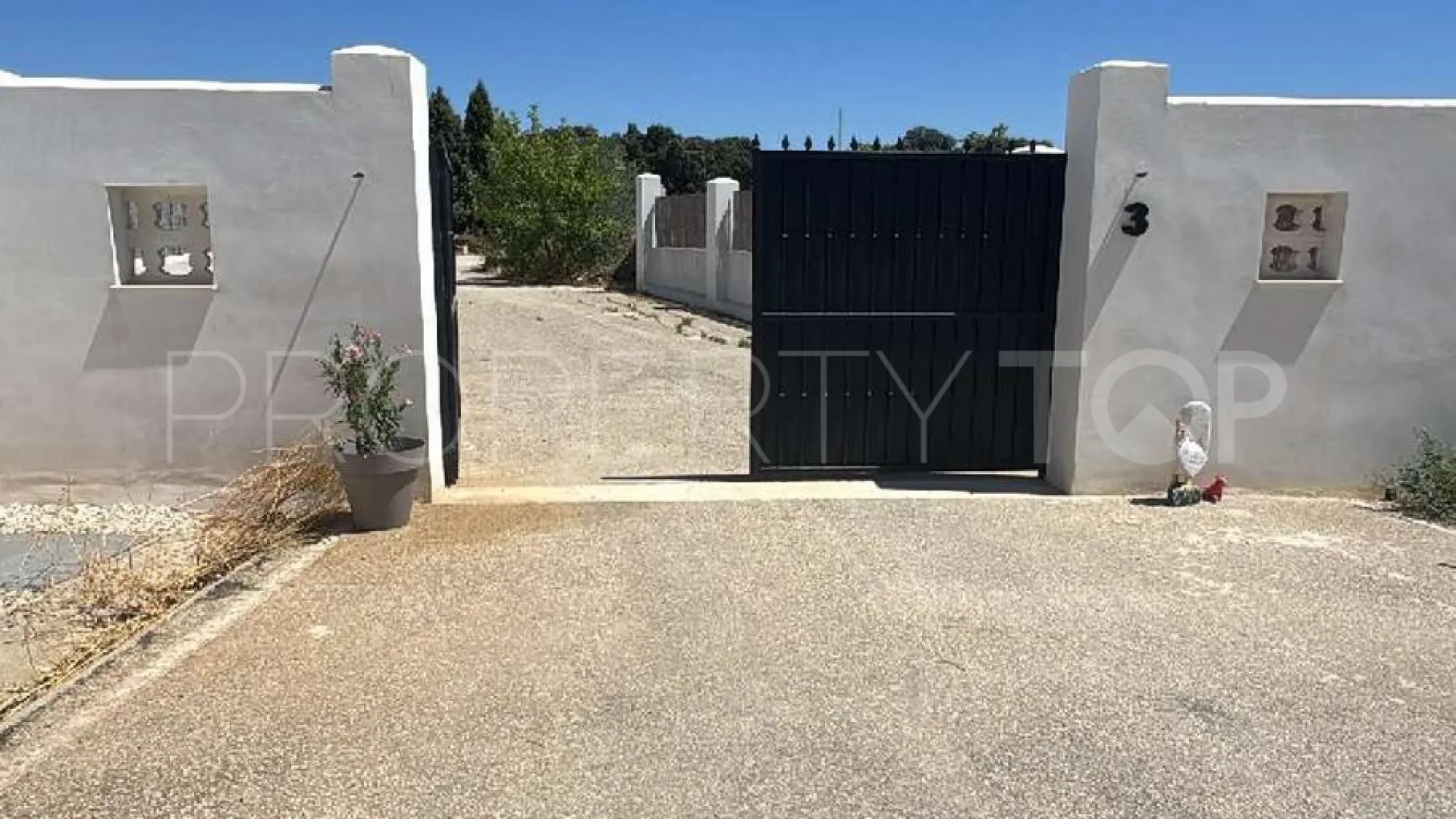 Buy Salinas villa
