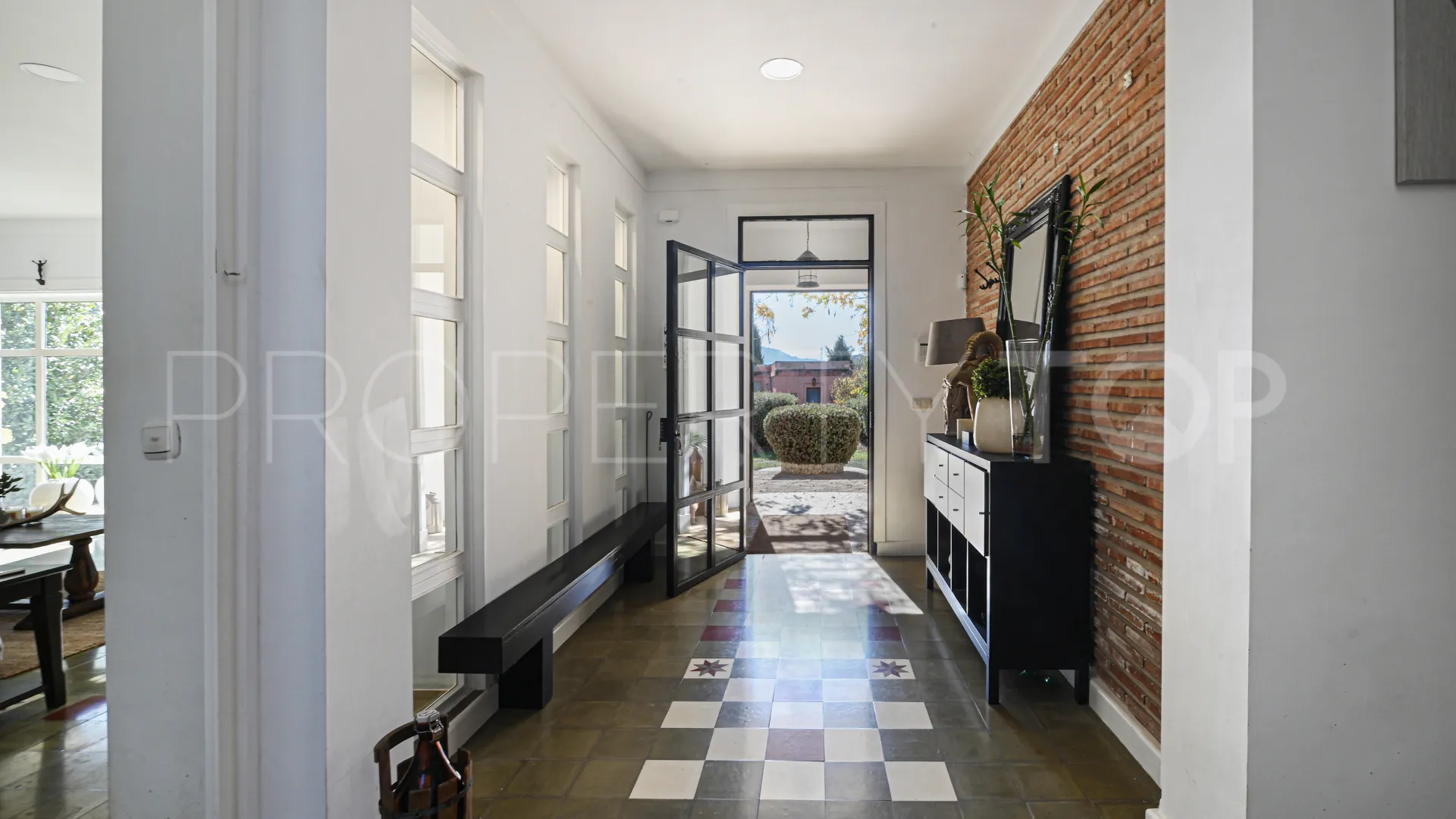 Buy Salinas villa