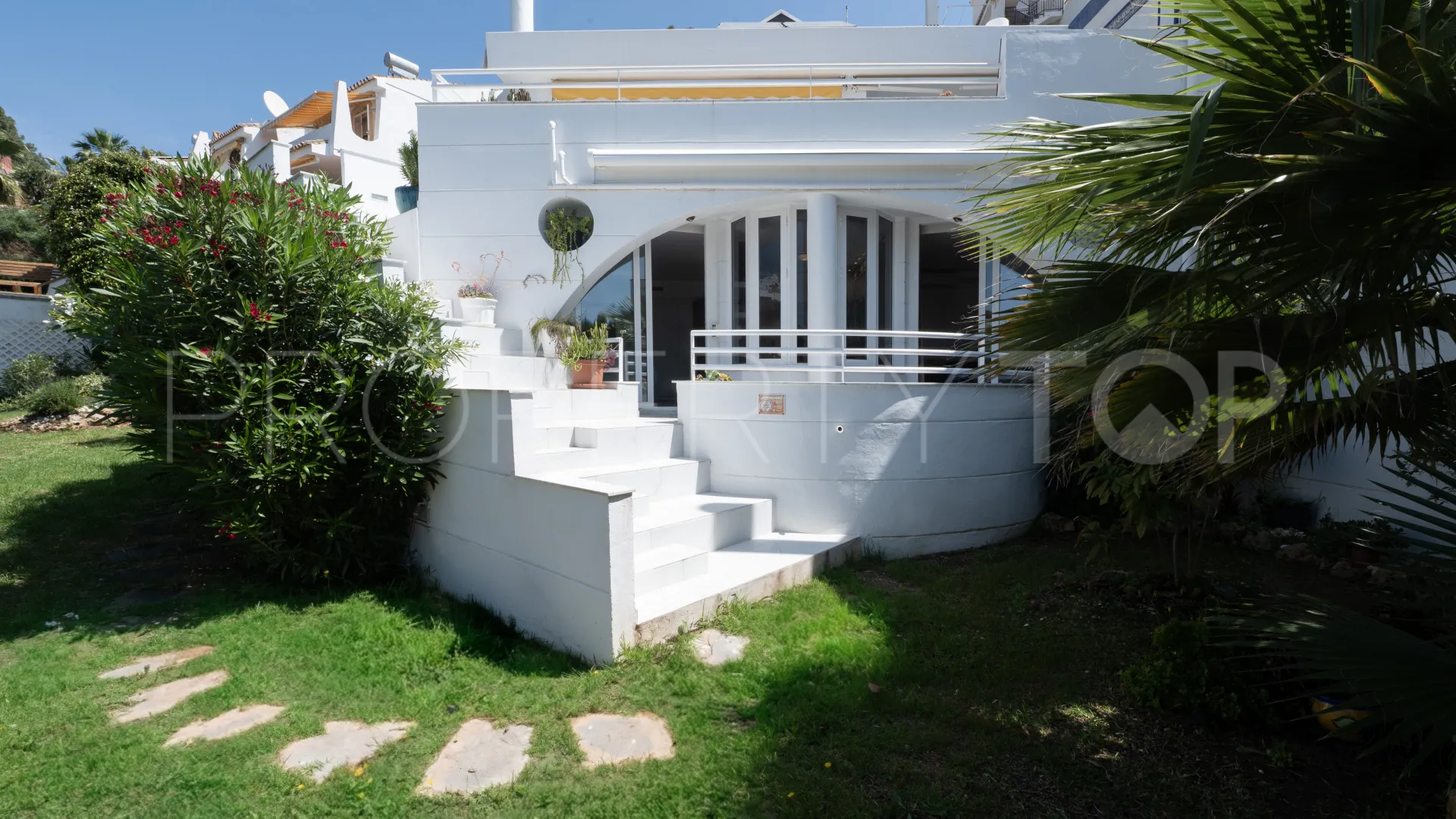 Sitio de Calahonda, pareado de 4 dormitorios en venta