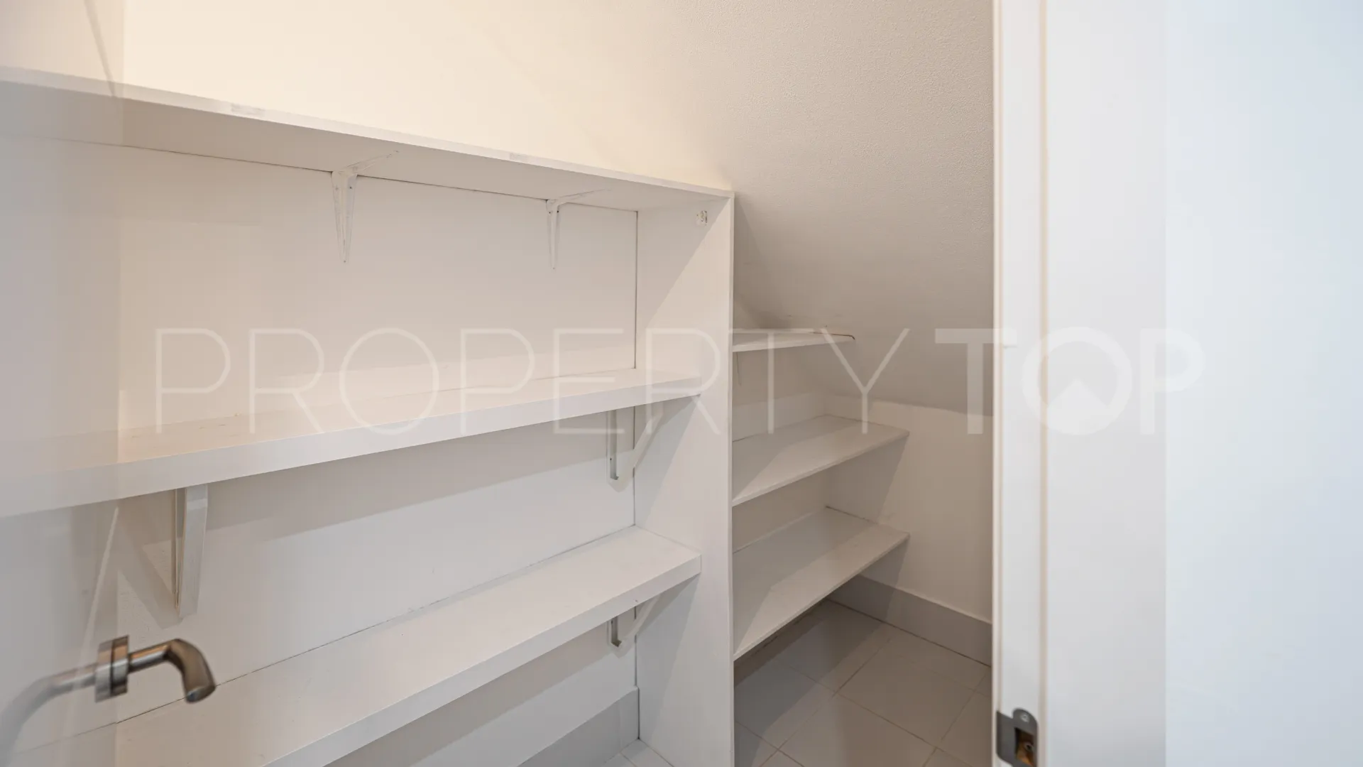 Sitio de Calahonda, pareado de 4 dormitorios en venta